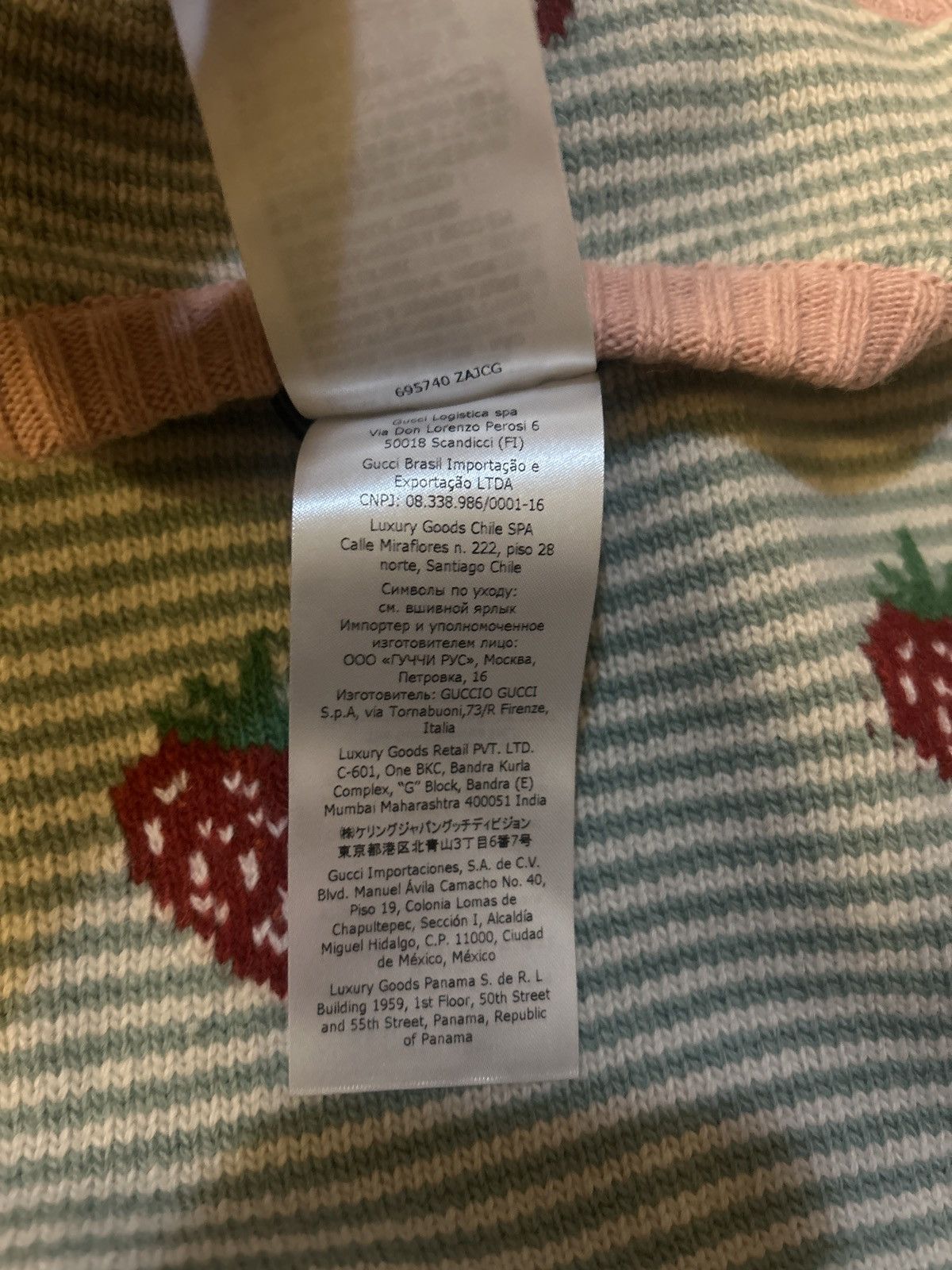 Gucci Gucci Strawberry Wool Dog Sweater size L Size ONE SIZE - 5 Thumbnail