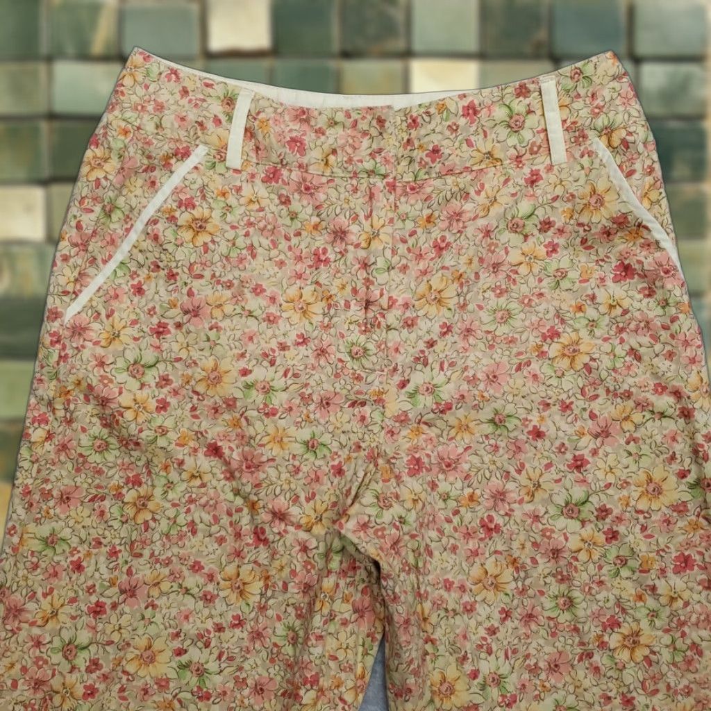 Talbots VINTAGE Talbots Pants Womens 4 Yellow Capri Casual Comfort Cottage USA Floral Pockets Cotton Blend 24in Inseam Womens Size 27" / US 4 / IT 40 - 1 Thumbnail