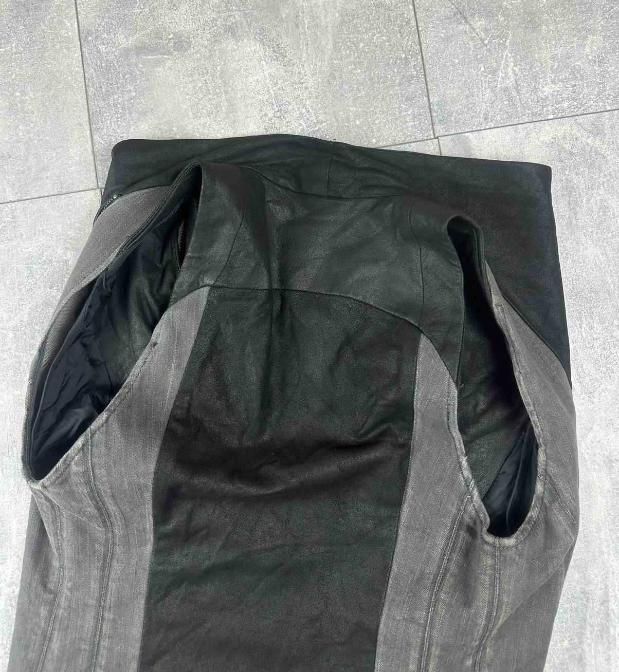 Helmut Lang Helmut Lang Swing Neck Zipper Vest Jacket Asymmetric Size XS / US 0-2 / IT 36-38 - 24 Thumbnail