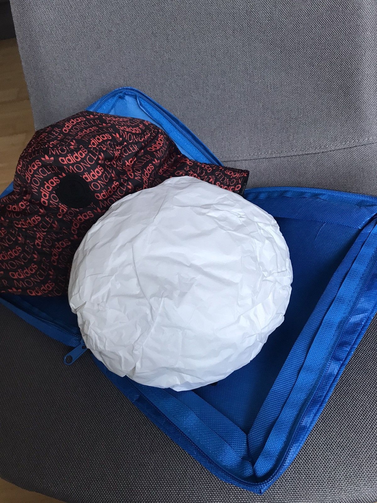 Moncler Moncler x Adidas size S shipping in EU Size ONE SIZE - 13 Thumbnail