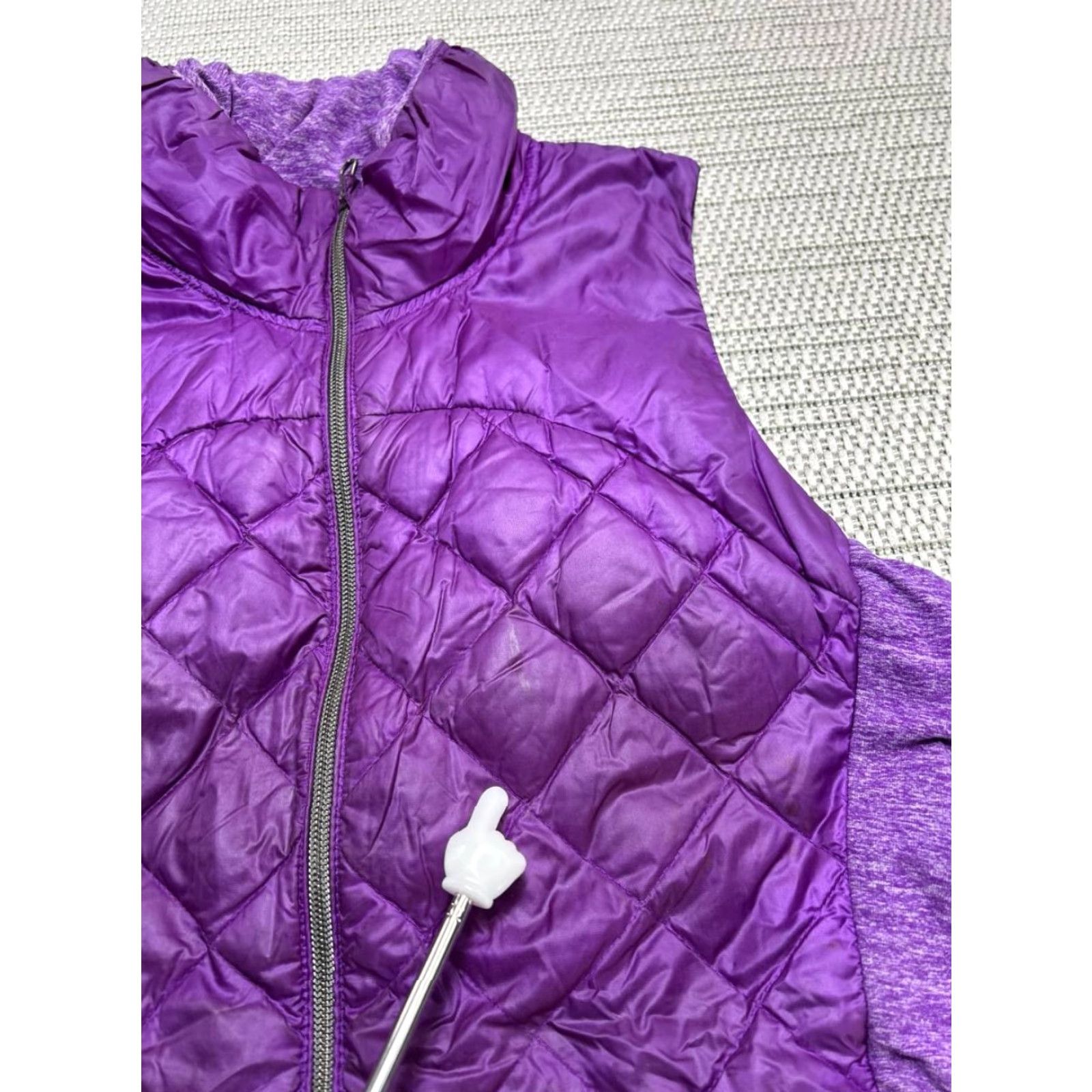 Lululemon VINTAGE Lululemon Down For A Run Puffer Vest Womens 8 Purple Insulated Water Resistant Size M / US 6-8 / IT 42-44 - 6 Thumbnail