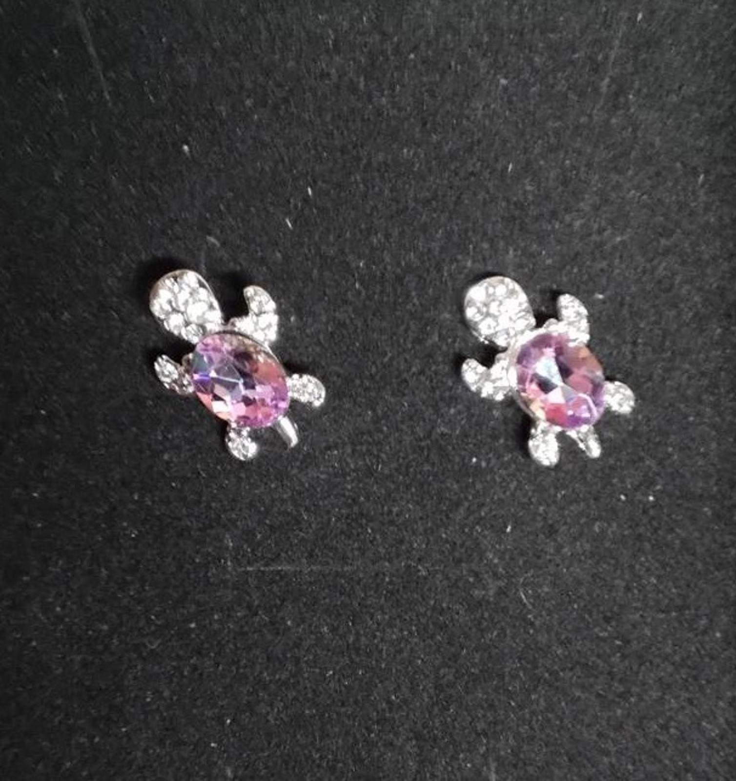 The Unbranded Brand Sparkling Turtle Stud Earrings - Grab These Cute Gems! Size ONE SIZE - 2 Thumbnail