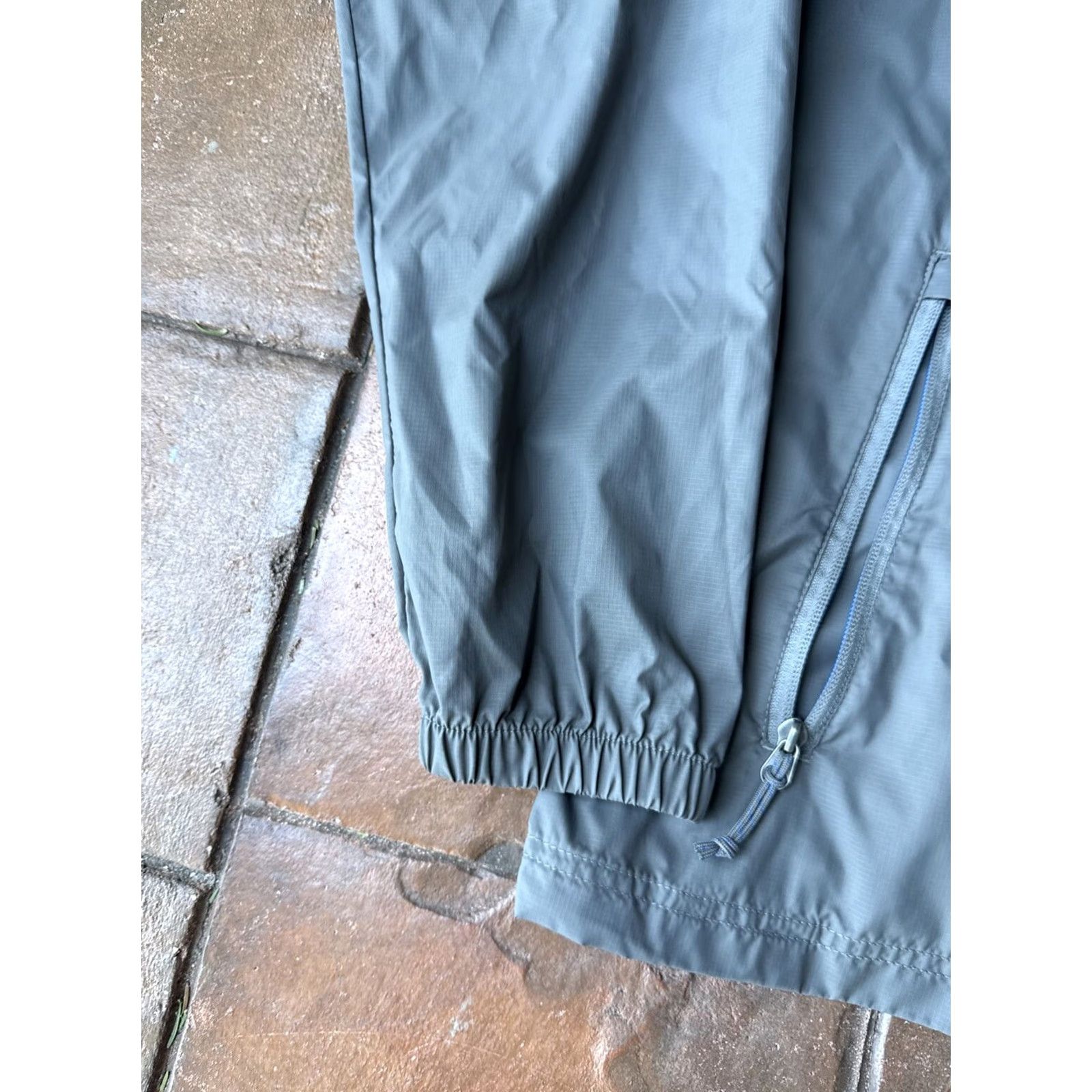 Vintage LL Bean Discovery Hooded Rain Wind Breaker Jacket M Gray Nylon Softshell Logo Windbreaker Men Regular XS? Size US M / EU 48-50 / 2 - 4 Thumbnail