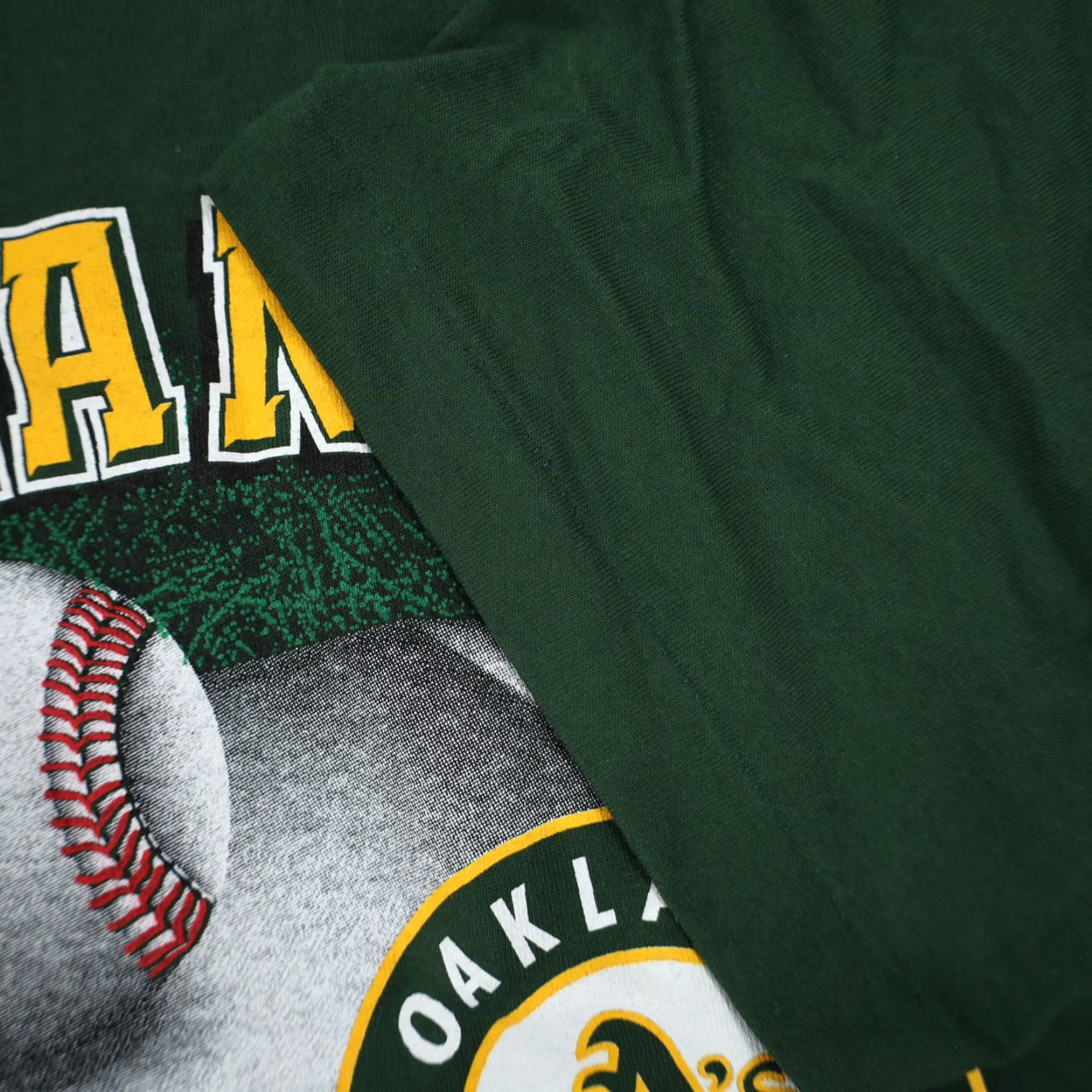 Vintage VINTAGE Oakland Athletics Mens XL T-Shirt Green Graphic Size US XL / EU 56 / 4 - 5 Thumbnail