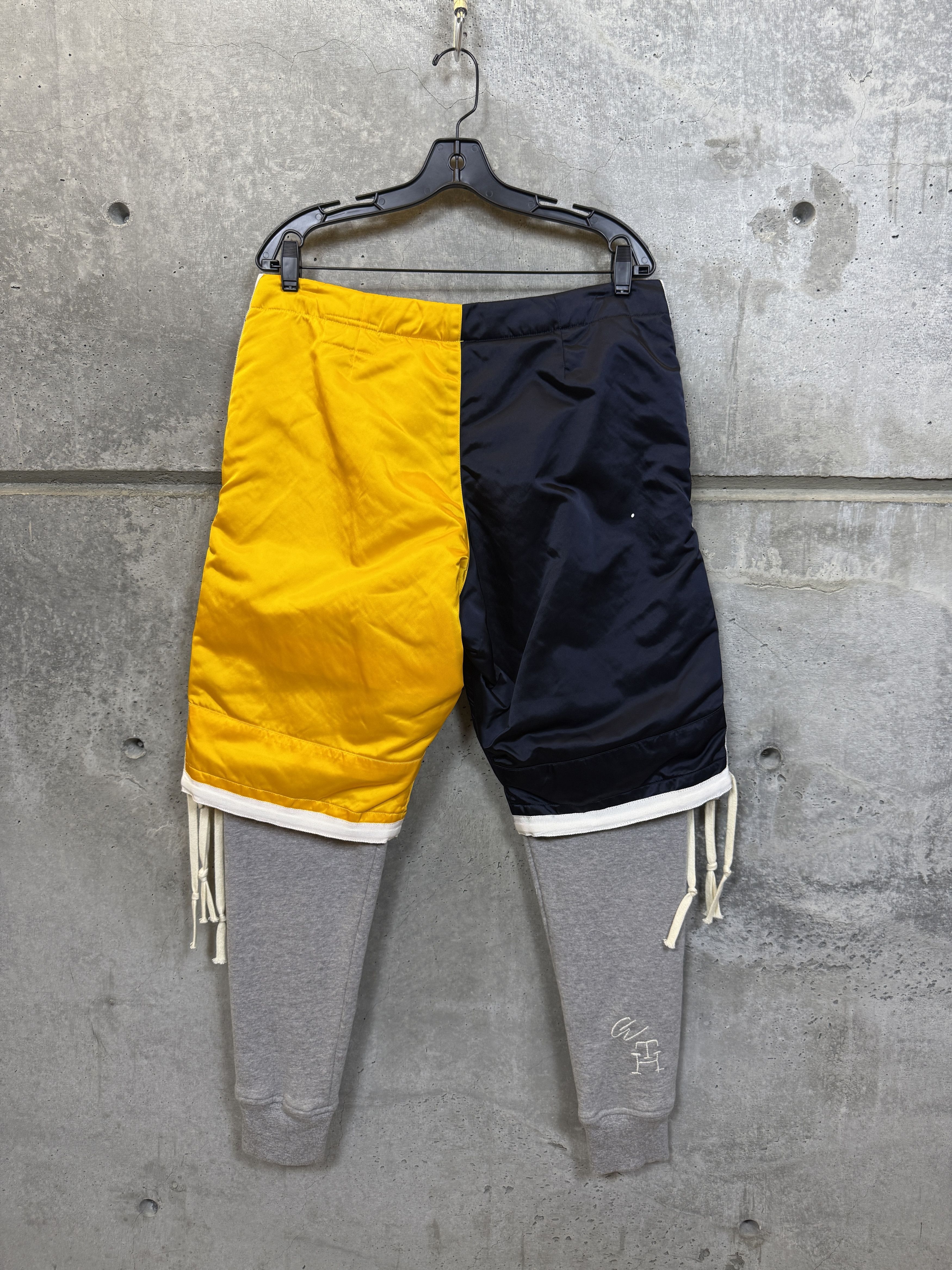 Greg Lauren × Tommy Hilfiger $2130 Greg Lauren x Tommy Hilfiger Varsity Short Sweatpants Size US 32 / EU 48 - 2 Thumbnail