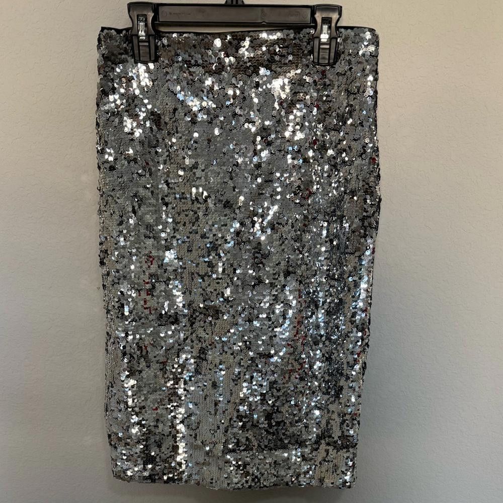 Designer Alice + Olivia Ramos Silver Sequin Sexy Pencil Skirt Size 4 Size 27" / US 4 / IT 40 - 4 Thumbnail
