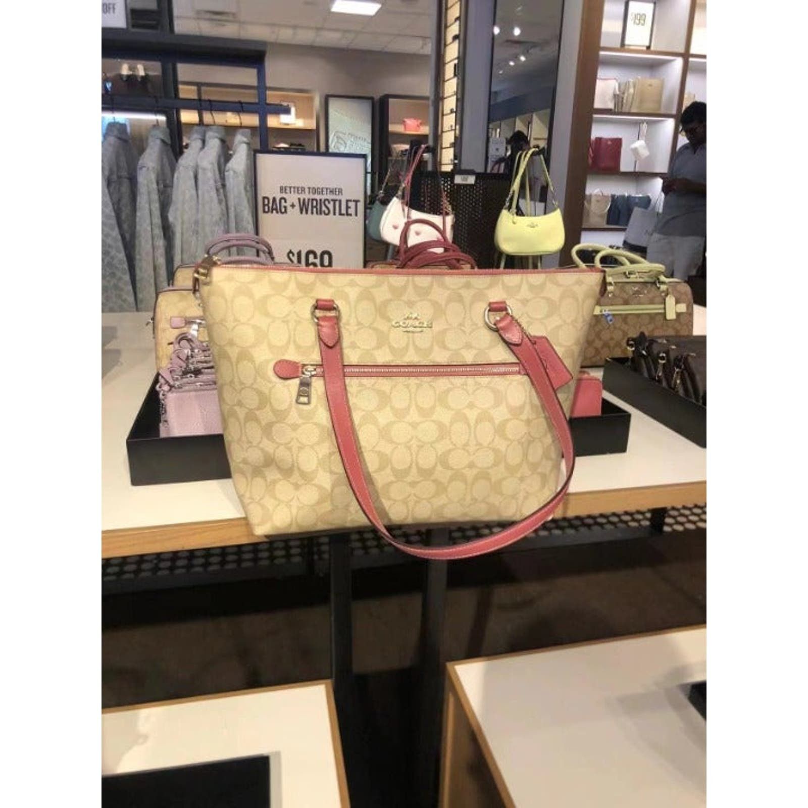 image of Coach 79609 Gallery Tote In Sig In Gold/light Khaki Rouge in Cream, Women's