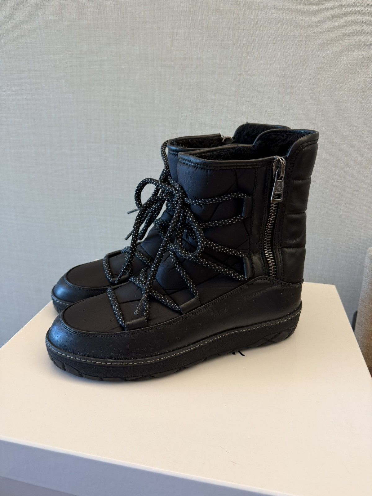 Moncler Moncler Boots Size US 8 / EU 41 - 1 Thumbnail