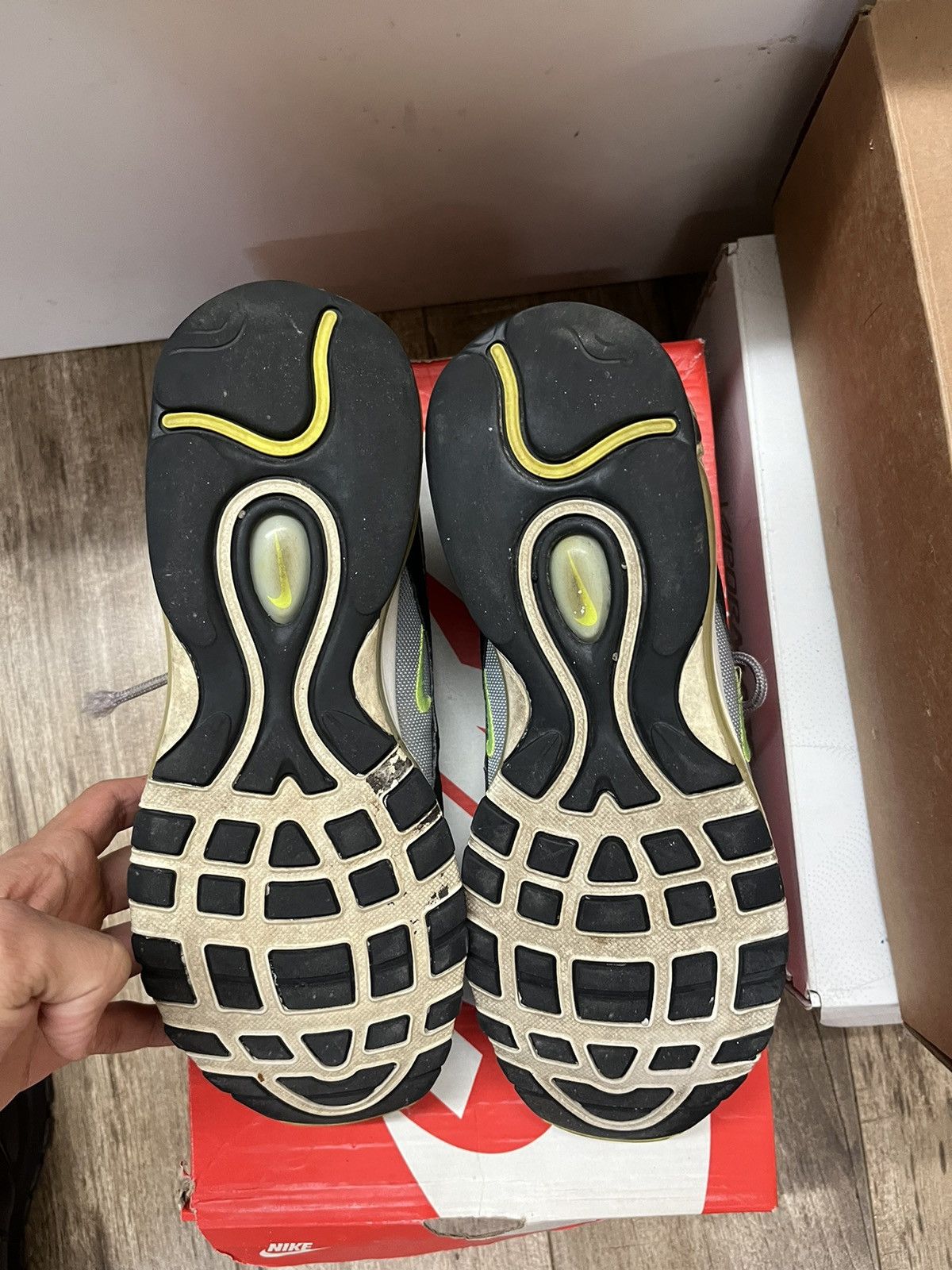 Nike Nike airmax 97 volt Size US 11 / EU 44 - 5 Thumbnail