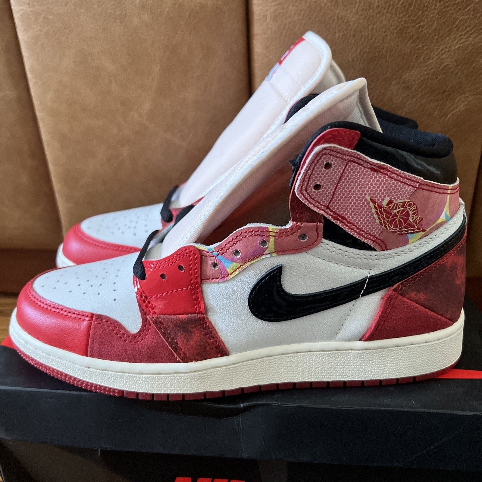 Nike Jordan 1 Retro High OG Size 6,5 GS Spider-Man Size US 6.5 / EU 39-40 - 6 Thumbnail