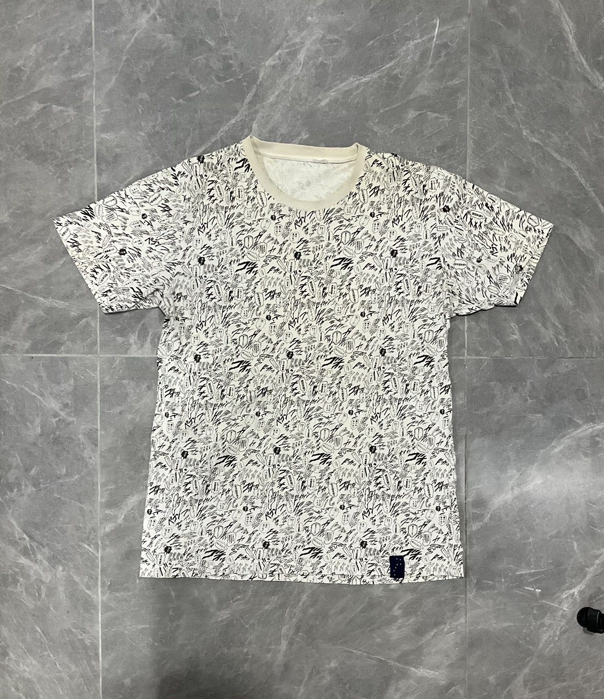 Anime × Uniqlo Uniqlo Fist of the North Star Full Print Size US M / EU 48-50 / 2 - 1 Thumbnail