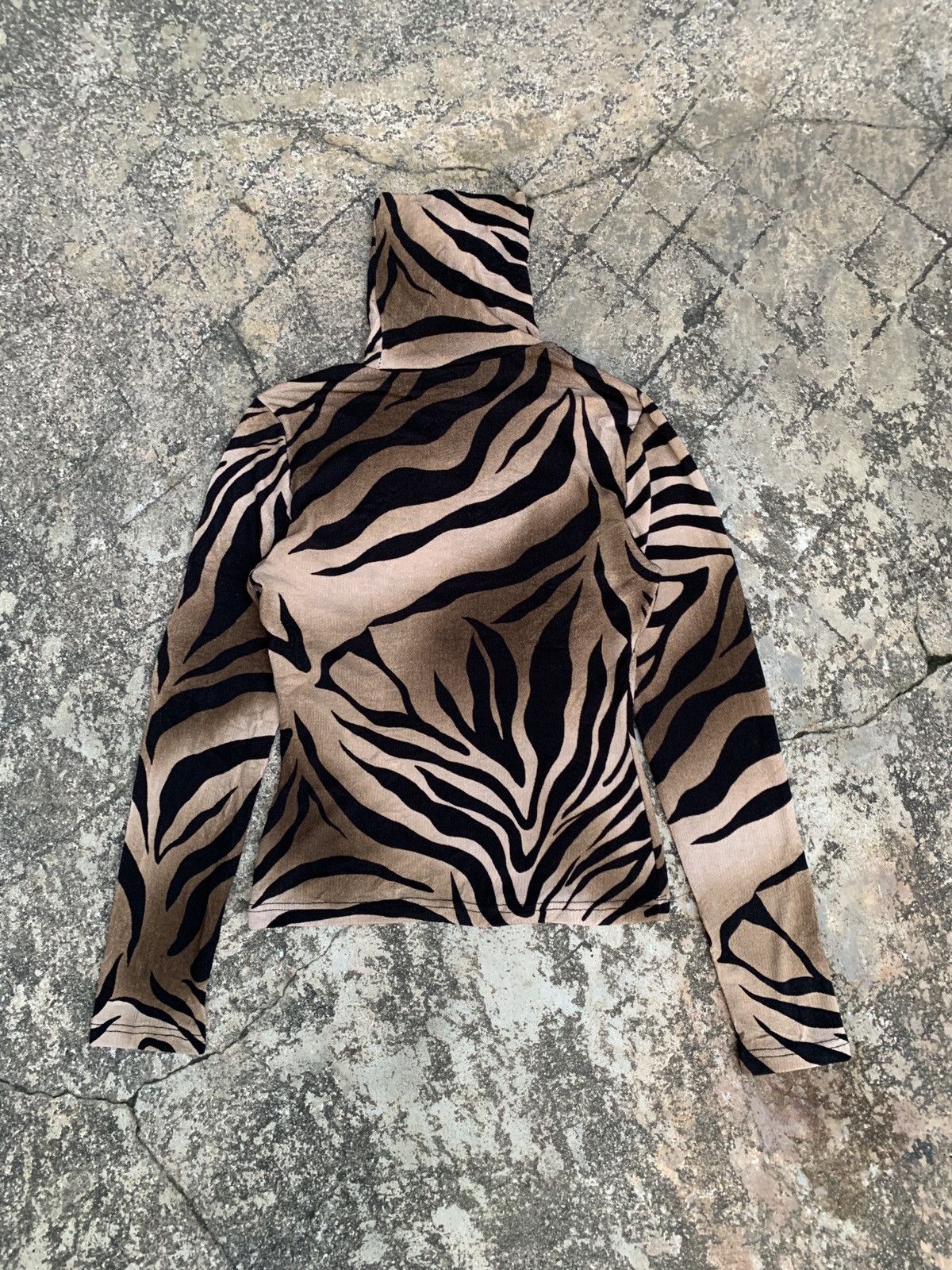 Japanese Brand y2k Sexy LuLu Tiger Skin Pattern Fitted Turtleneck Top Size S / US 4 / IT 40 - 1 Thumbnail