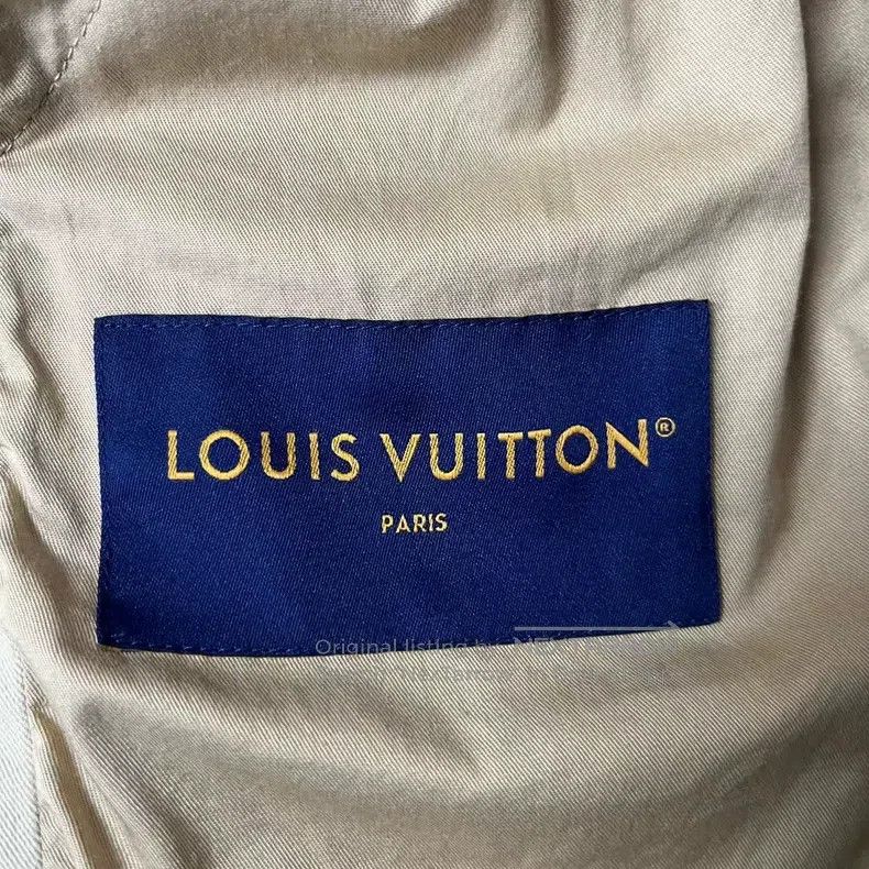Louis Vuitton Louis Vuitton Beige Logo Print Zip Point Neck Long Sleeve Size US S / EU 44-46 / 1 - 2 Thumbnail