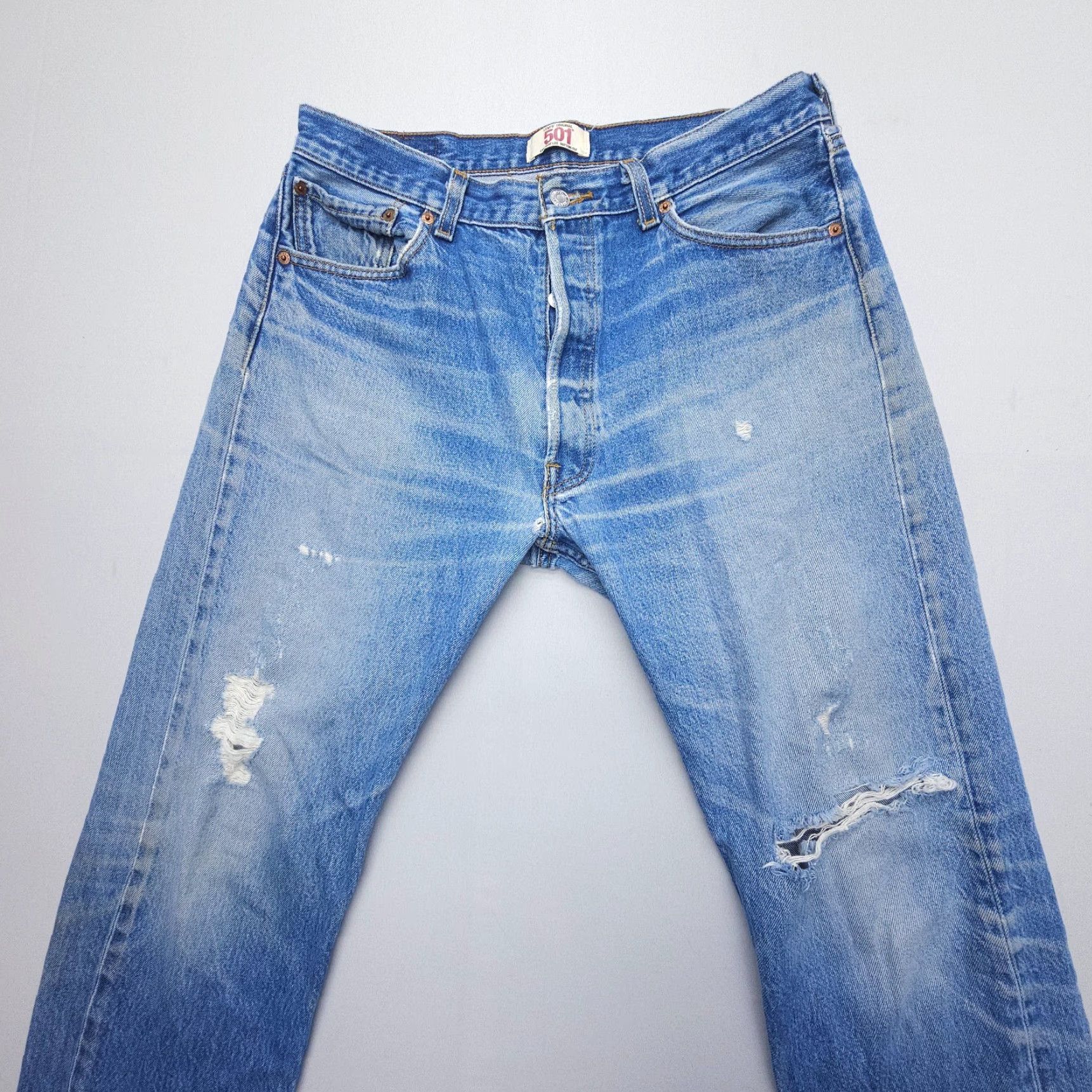 Levi's Levi's Levi's 501 Jeans Mens Regular Straight Denim Blue 35x31 Distressed Mid Rise 501 Series 90s Vintage Style Mens Jeans Size US 35 - 6 Thumbnail