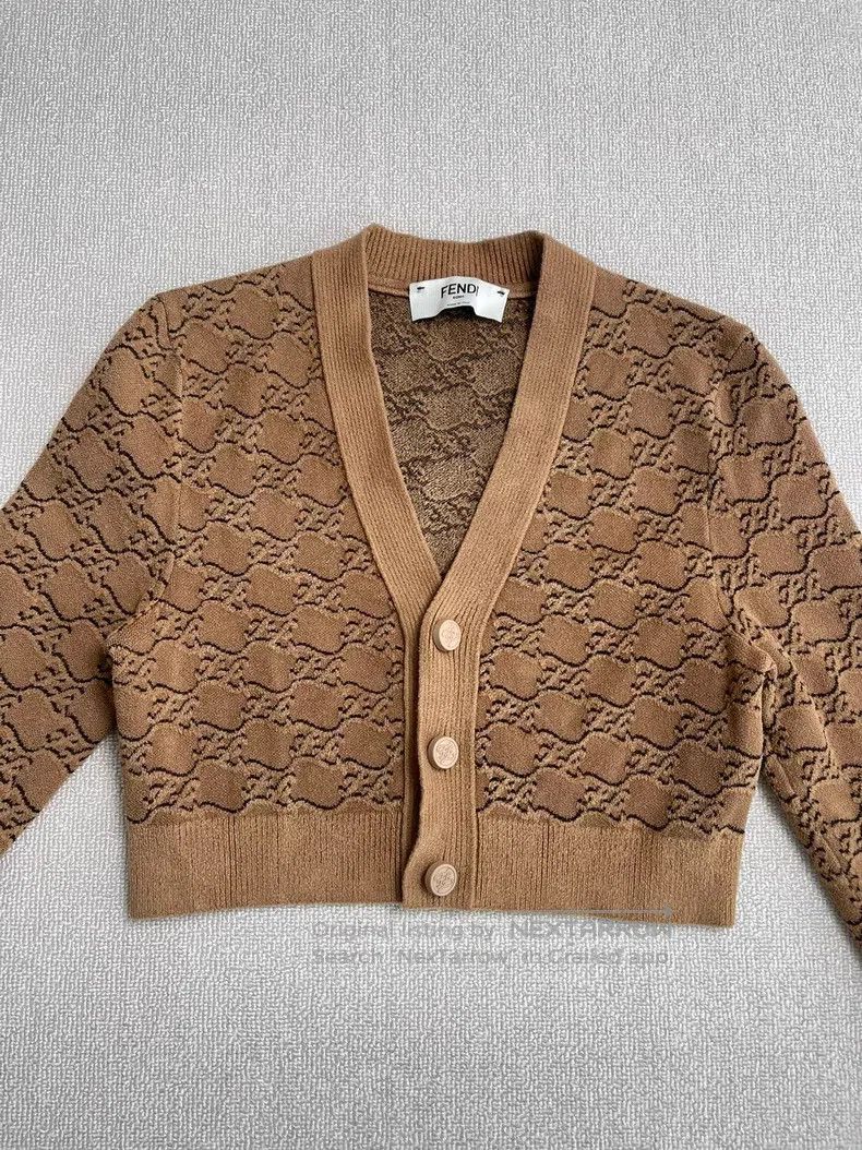 Fendi Fendi FW21 Printed Pattern Short Knit Sweater Size XS / US 0-2 / IT 36-38 - 1 Thumbnail