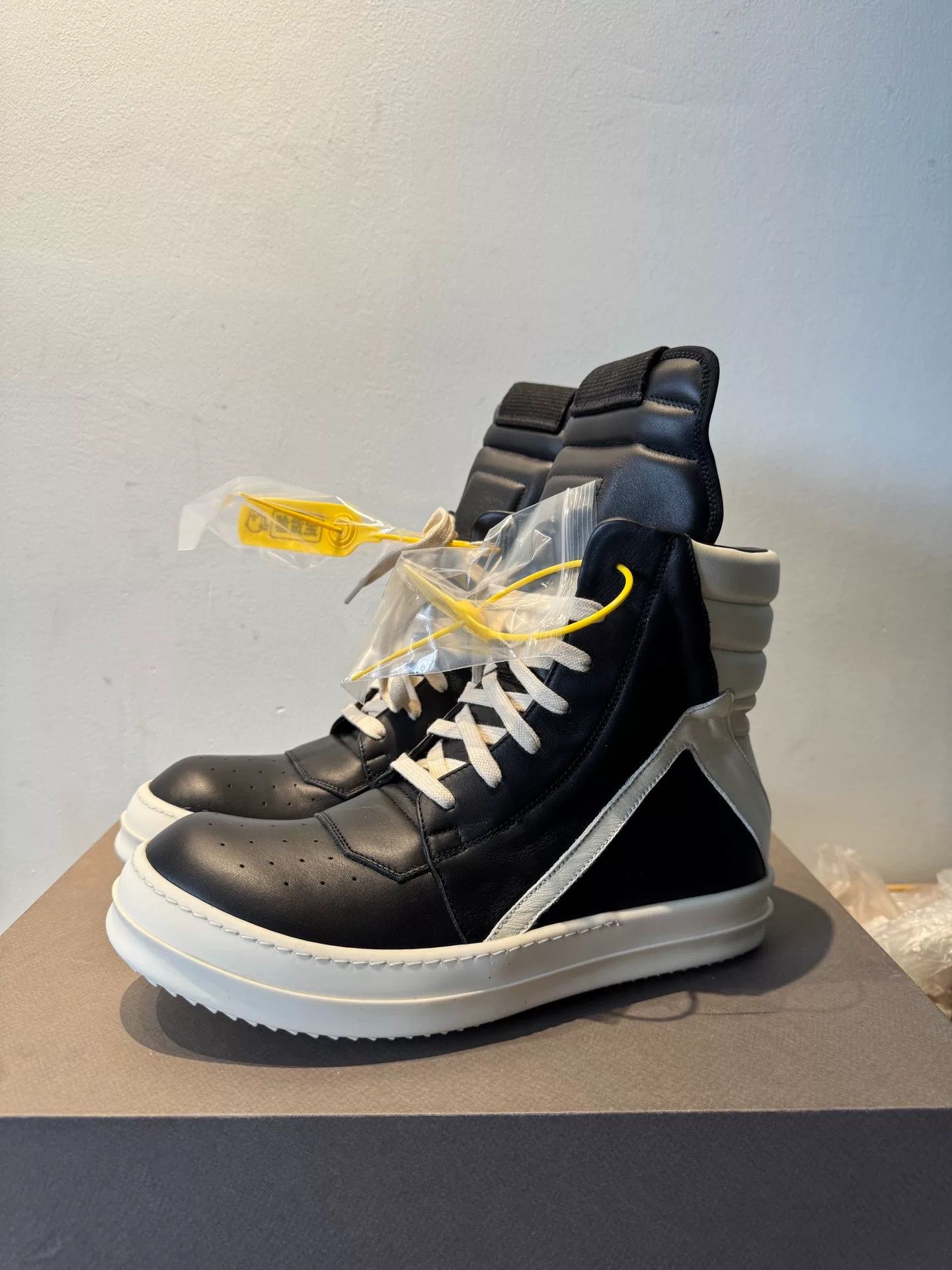 Rick Owens rick owens mainline triangle sneakers size 39.5 Size US 8.5 / EU 41-42 - 1 Thumbnail