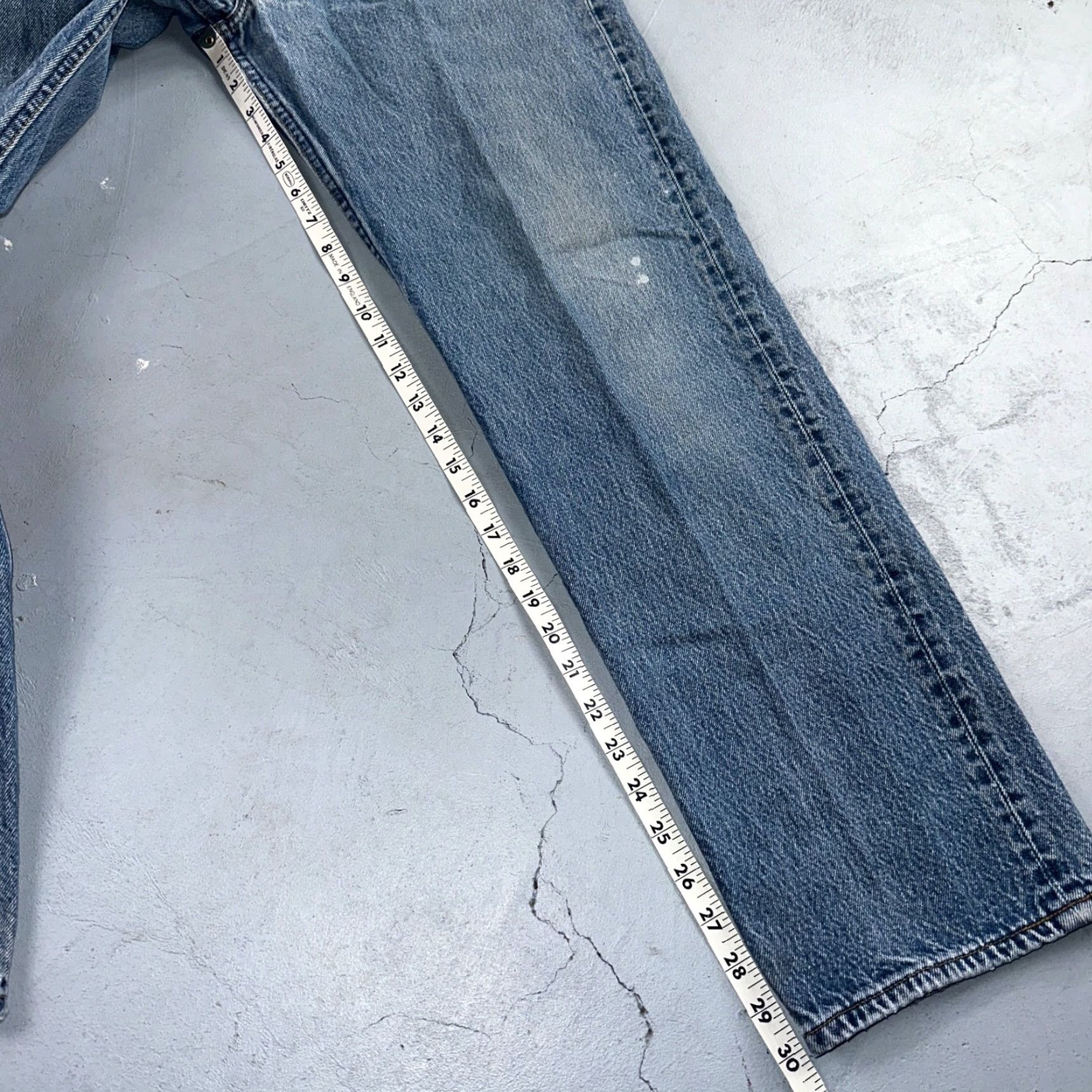 Levi's VINTAGE Levi's 501 Jeans Men Straight 90s USA Blue Light Wash 35x34 Inseam 34 Mid Rise Regular Fit 100% Cotton Denim Size US 35 - 5 Thumbnail
