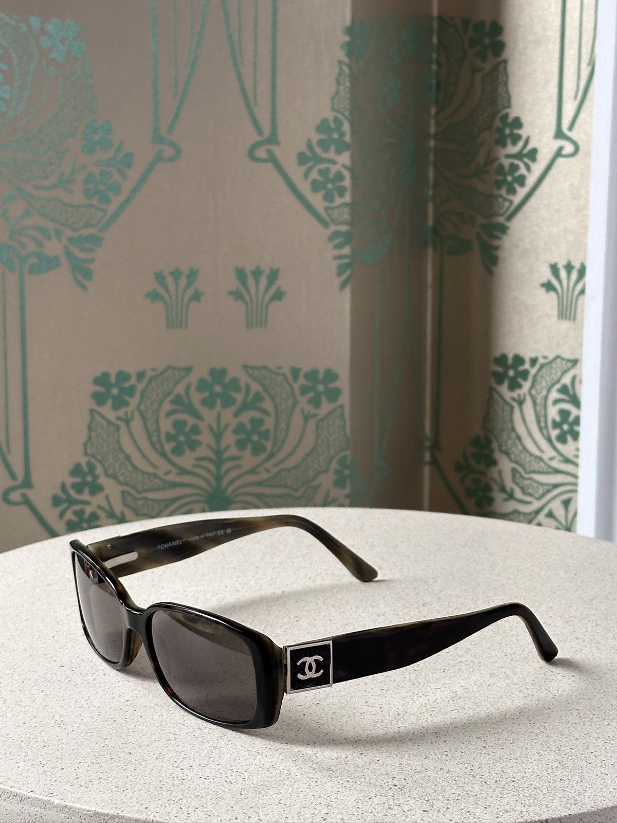 CHANEL 5116-Q c501/86  Black with Brown Quilt Arms sunglasses Authentic Chanel Beige Quilted Leather Sunglasses 5116-Q  main image 4