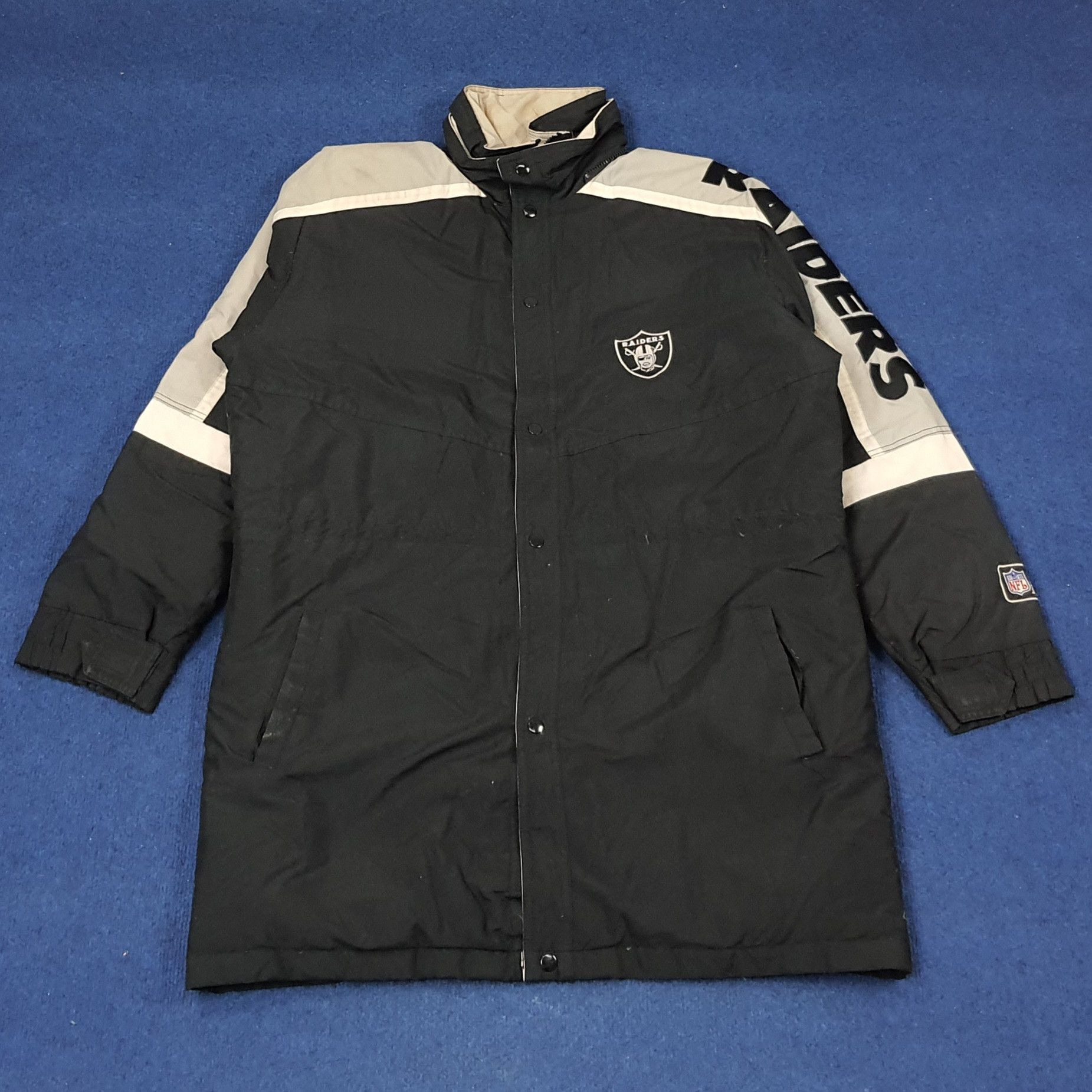 NFL × Starter × Vintage Vintage Starter NFL Raiders Sports Team Jacket C230N24 Size US XXL / EU 58 / 5 - 1 Thumbnail