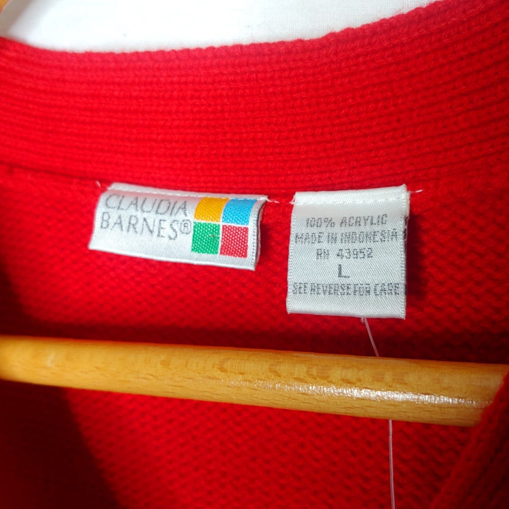 Vintage VINTAGE Claudia Barnes Cardigan L Red NWT Gold Button 1990s Sweater Preppy Womens Size L / US 10 / IT 46 - 3 Thumbnail