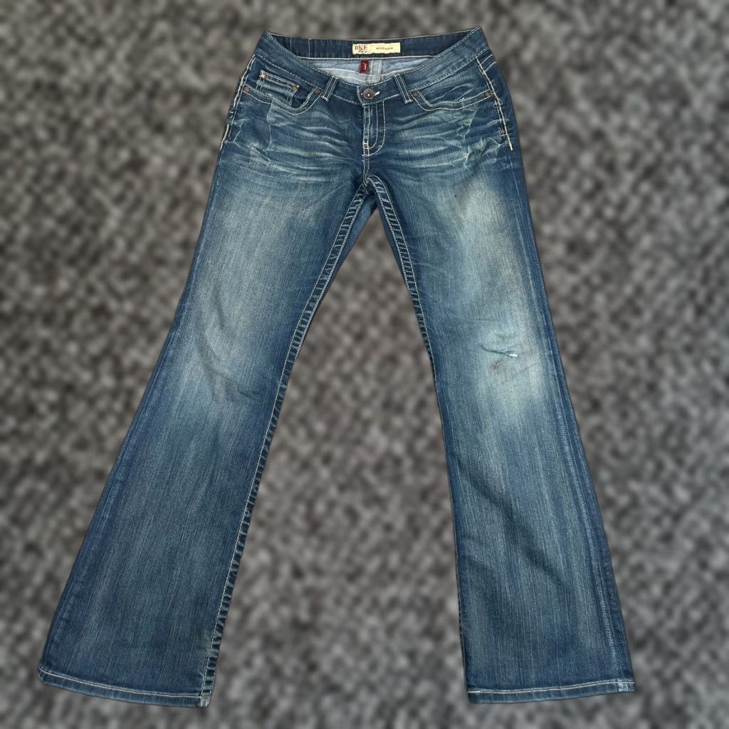 Vintage BKE Buckle Madison Jeans Womens 31x34 Bootcut Distressed Denim Flare Pockets Size 24" / US 00 / IT 34 - 1 Thumbnail