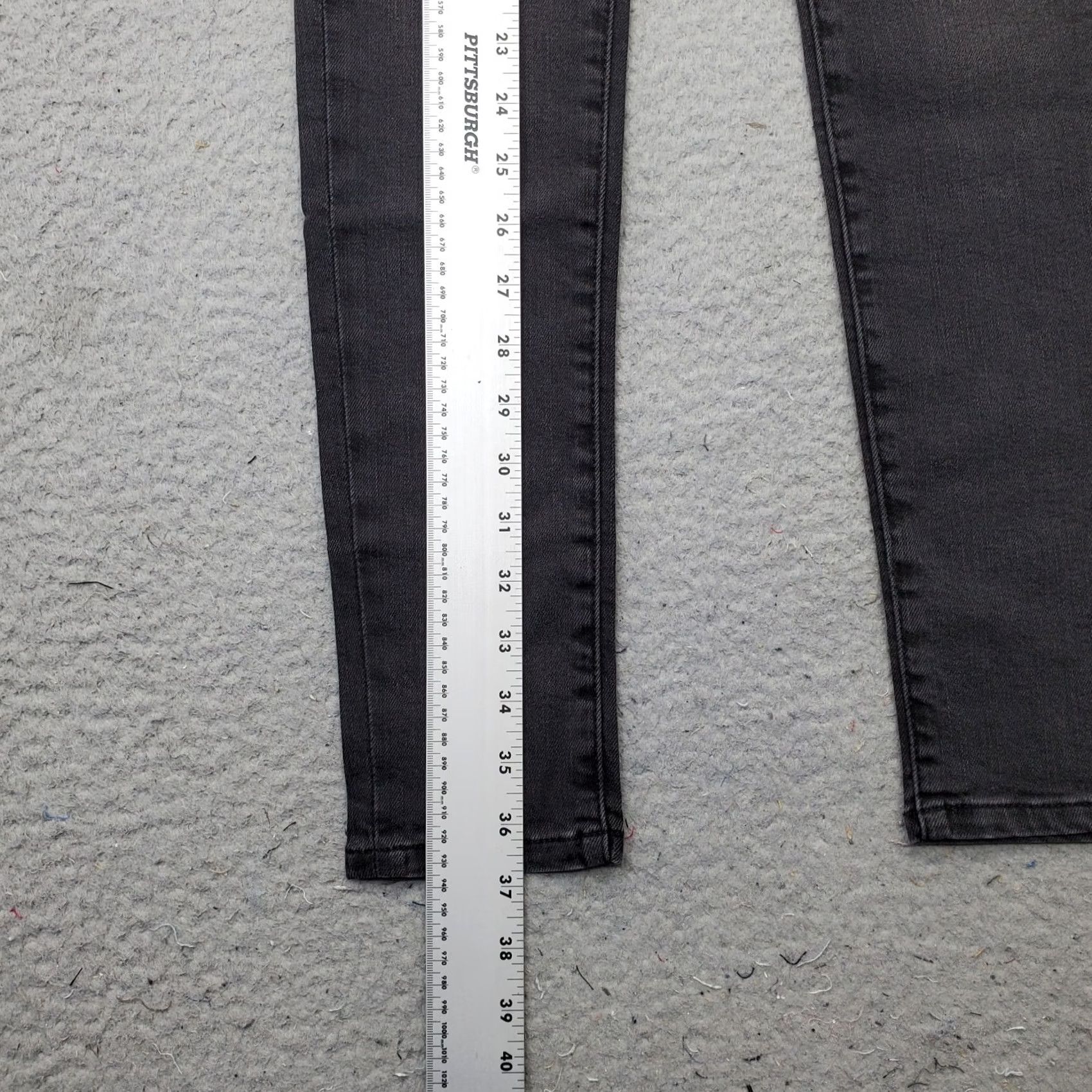 Denime Outland Jeans Women 24 Black Denim Isabel 28" Length Harriet Mid-Rise Skinny Leg Women Size 24 Denim Dark Black Size 42" / US 20 - 3 Thumbnail