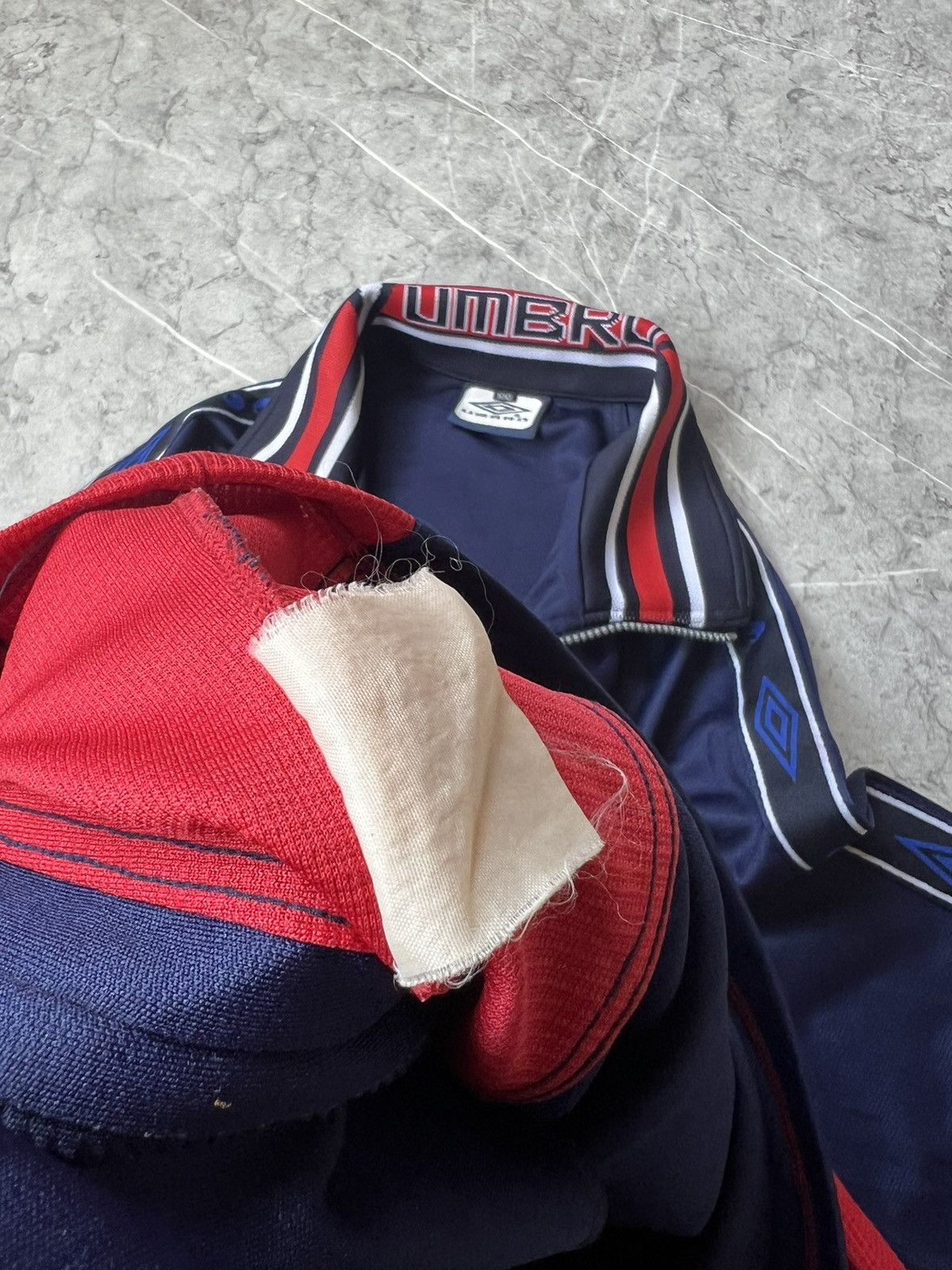 Umbro × Vintage (SOLD) Vintage Umbro England Taped Track Jacket Size US L / EU 52-54 / 3 - 7 Thumbnail