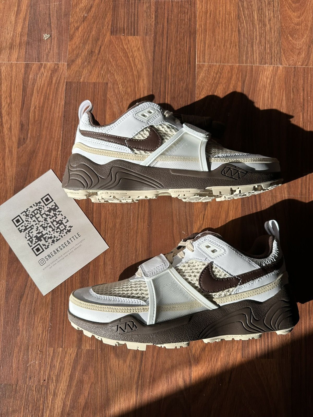 Nike × Travis Scott Nike Zoom Field Jaxx Travis Scott Light Chocolate Size 6.5M Size US 6.5 / EU 39-40 - 1 Thumbnail