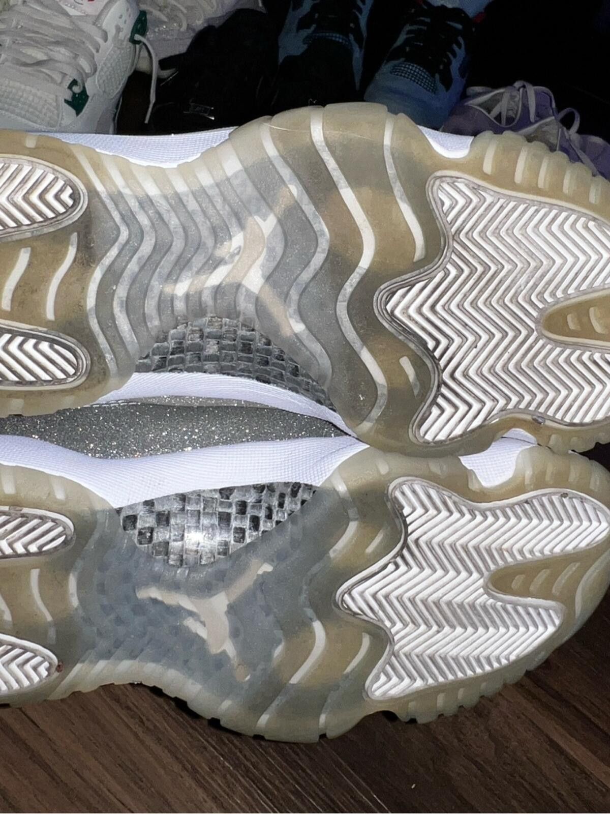 Jordan Brand Air Jordan 11 High “Metallic Silver” | Women’s Size 7.5 Size US 7.5 / IT 37.5 - 6 Thumbnail