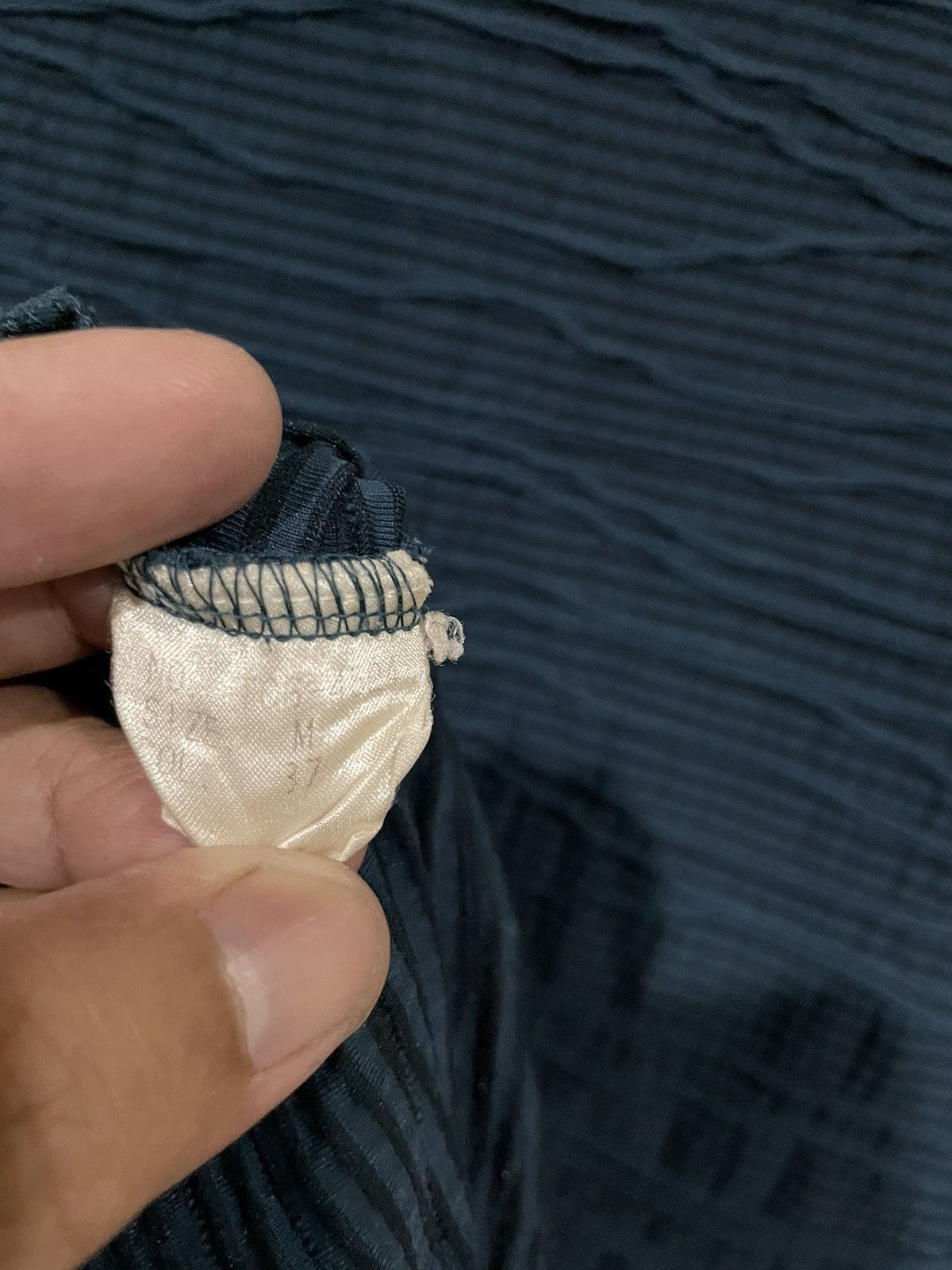 Japanese Brand Tornado Mart Pleated Wave Art Longsleeve Shirts Size US M / EU 48-50 / 2 - 23 Thumbnail