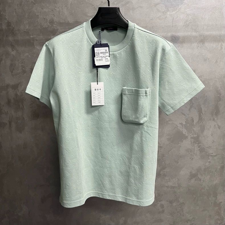 Louis Vuitton louis vuitton Green Solid Round Neck Pocket Short Sleeve Size US S / EU 44-46 / 1 - 1 Thumbnail