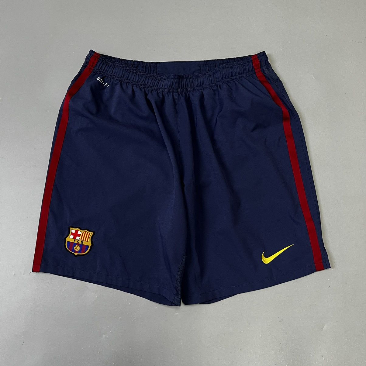 Nike × Vintage Vintage F.C Barcelona Nike Shorts Soccer Barca y2k size XL Size US 34 / EU 50 - 1 Thumbnail