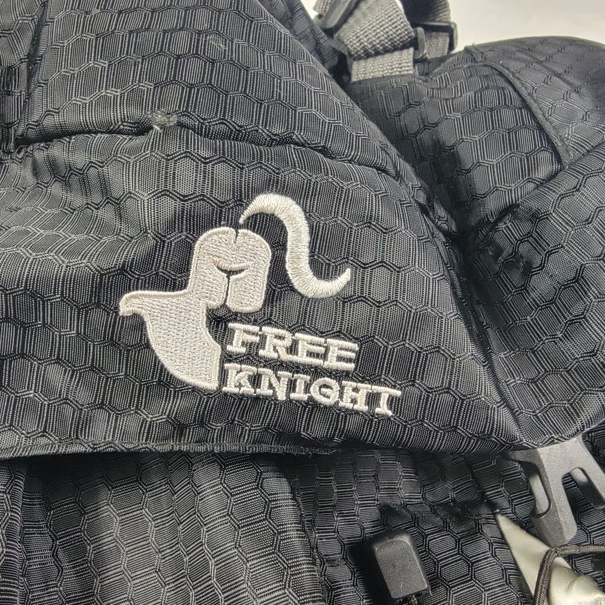 Other Free Knight Trekking 60L Backpack Hiking Camping Outdoor Gea Size ONE SIZE - 4 Thumbnail