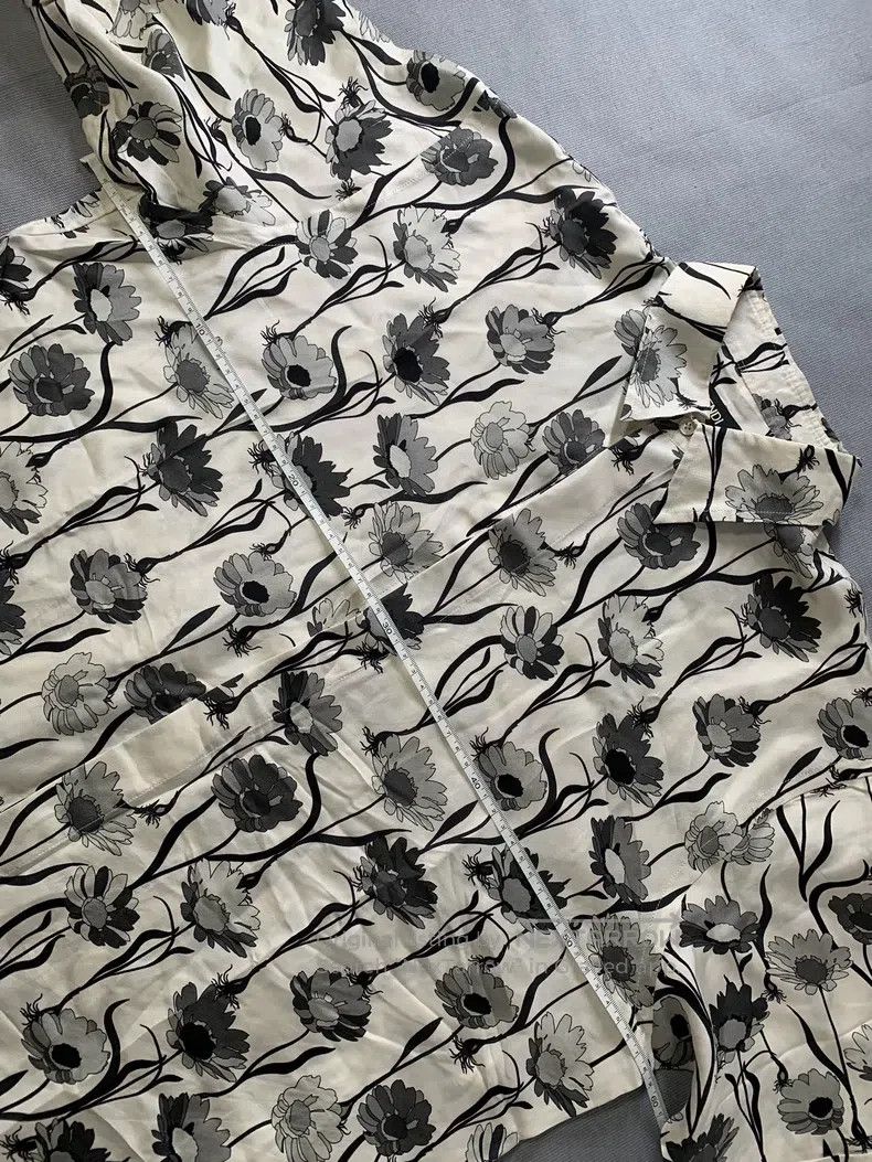 Fendi Fendi size 39 Runway silk shirt with floral print Size US L / EU 52-54 / 3 - 5 Thumbnail