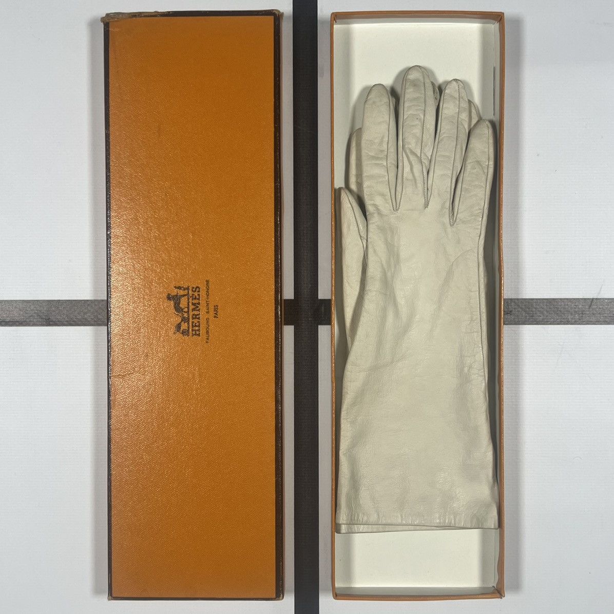 Hermes |[ 2000’s Hermès Lambskin White Leather Gloves ]| Size ONE SIZE - 6 Thumbnail