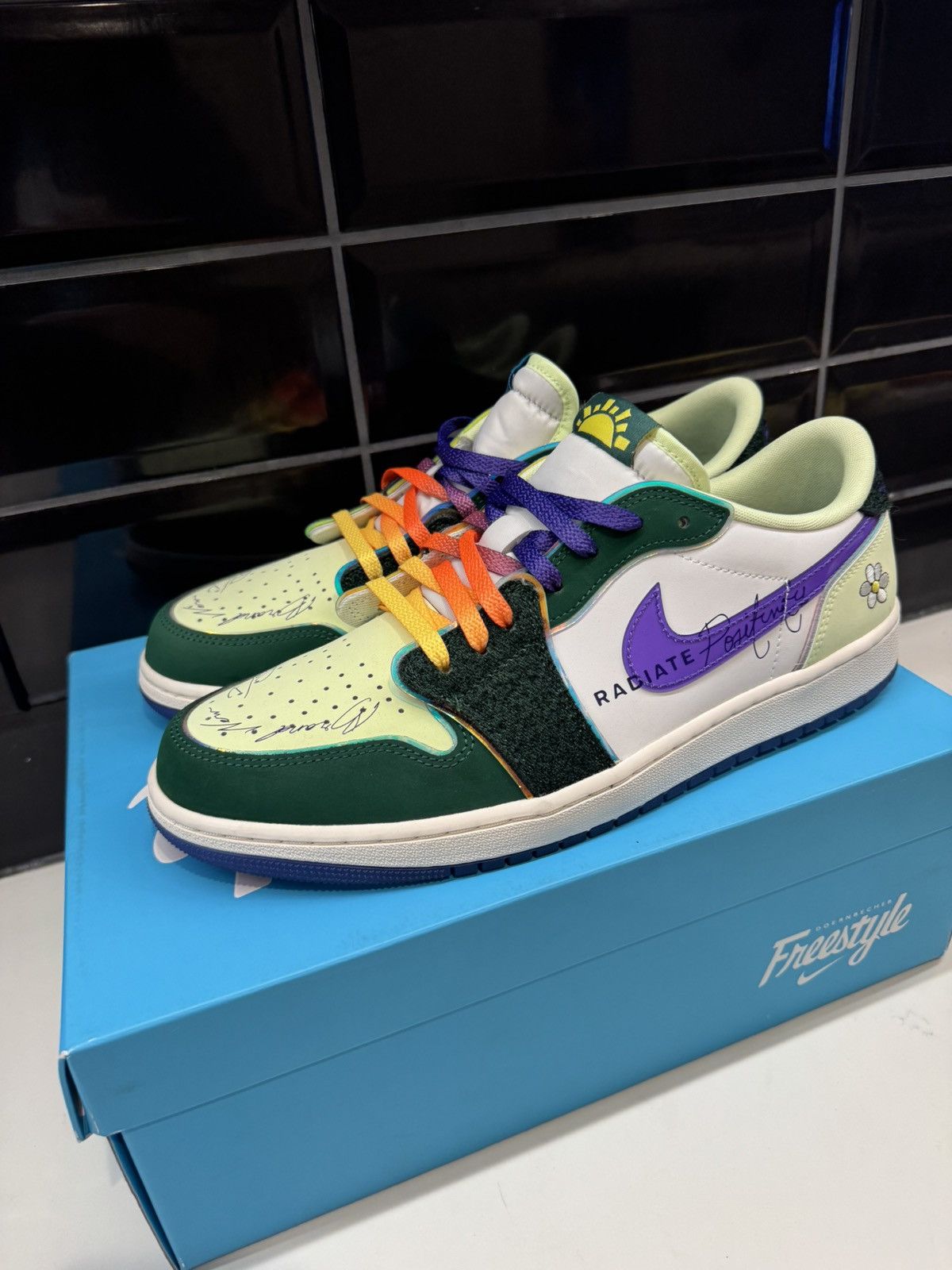 Jordan Brand Air Jordan 1 Low OG “Doernbecher 2023” – Size 13 Size US 13 / EU 46 - 5 Thumbnail