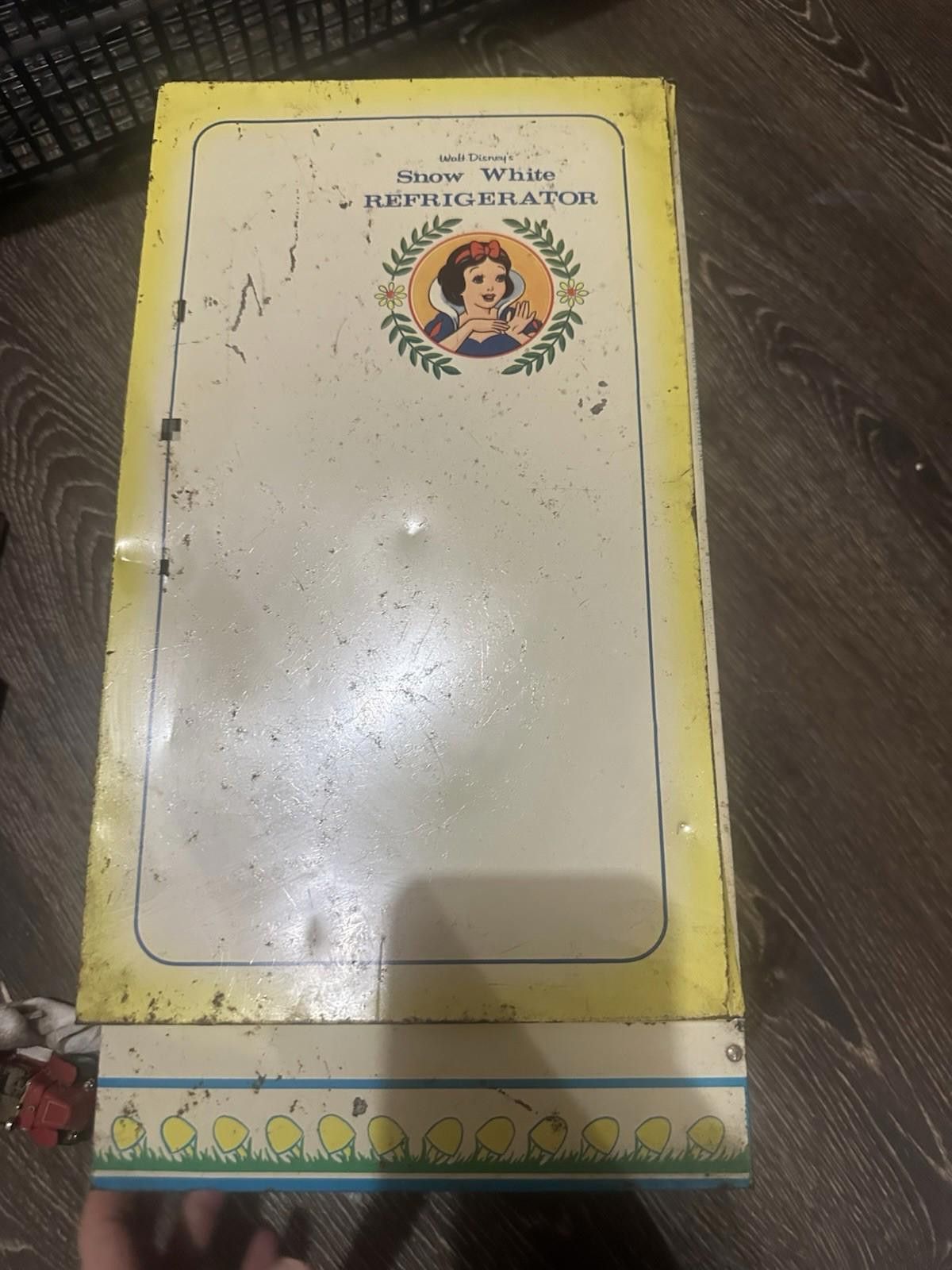 Wolverine VTG Disney Snow White Seven Dwarfs Tin Play Refrigerator Size ONE SIZE - 3 Thumbnail