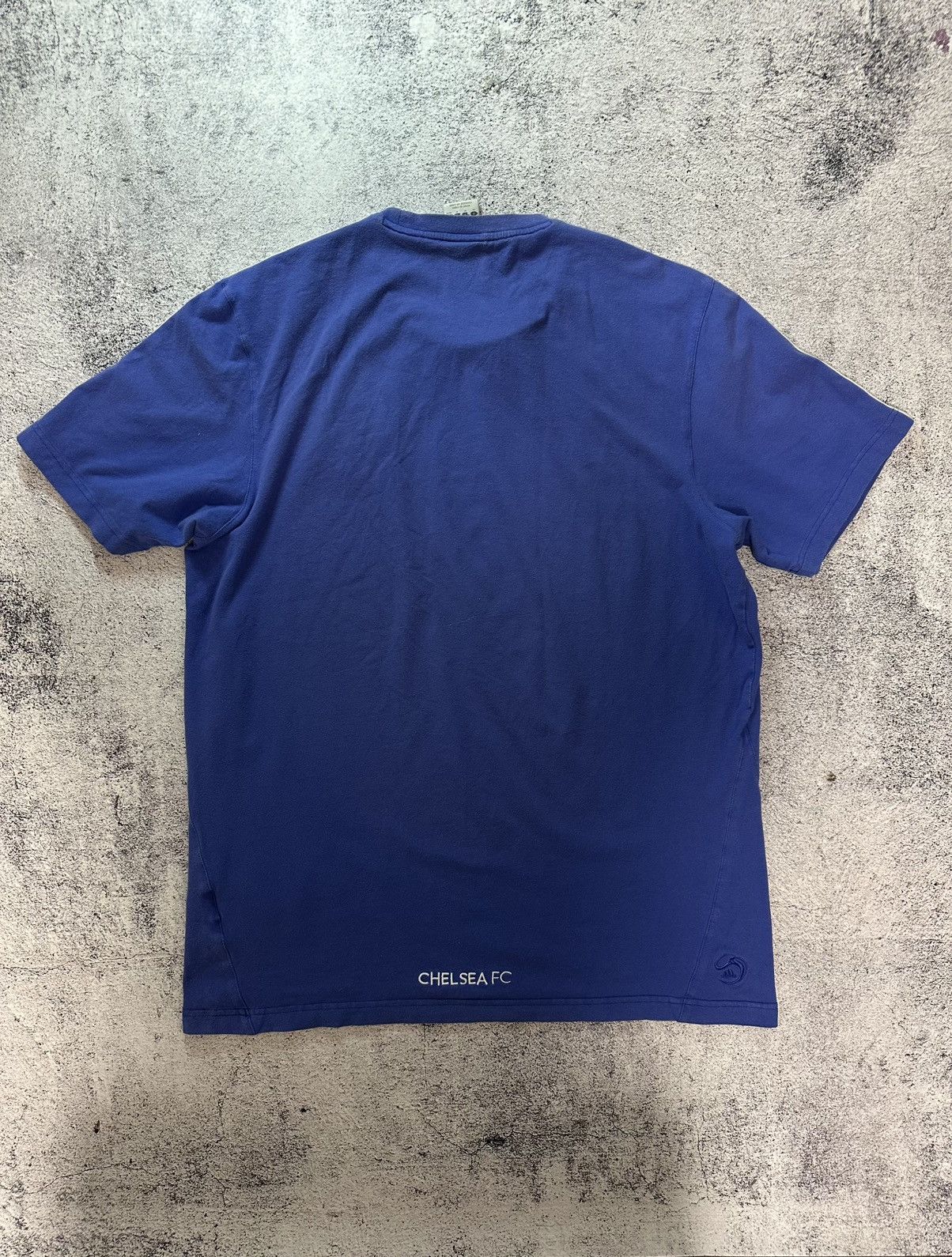 Adidas Vintage Adidas Chelsey Soccer T-shirt Logo Jersey Size US M / EU 48-50 / 2 - 2 Thumbnail