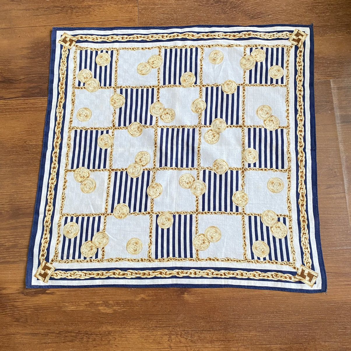 Designer Fendi Vintage Handkerchief Luxury Coins Size ONE SIZE - 2 Thumbnail