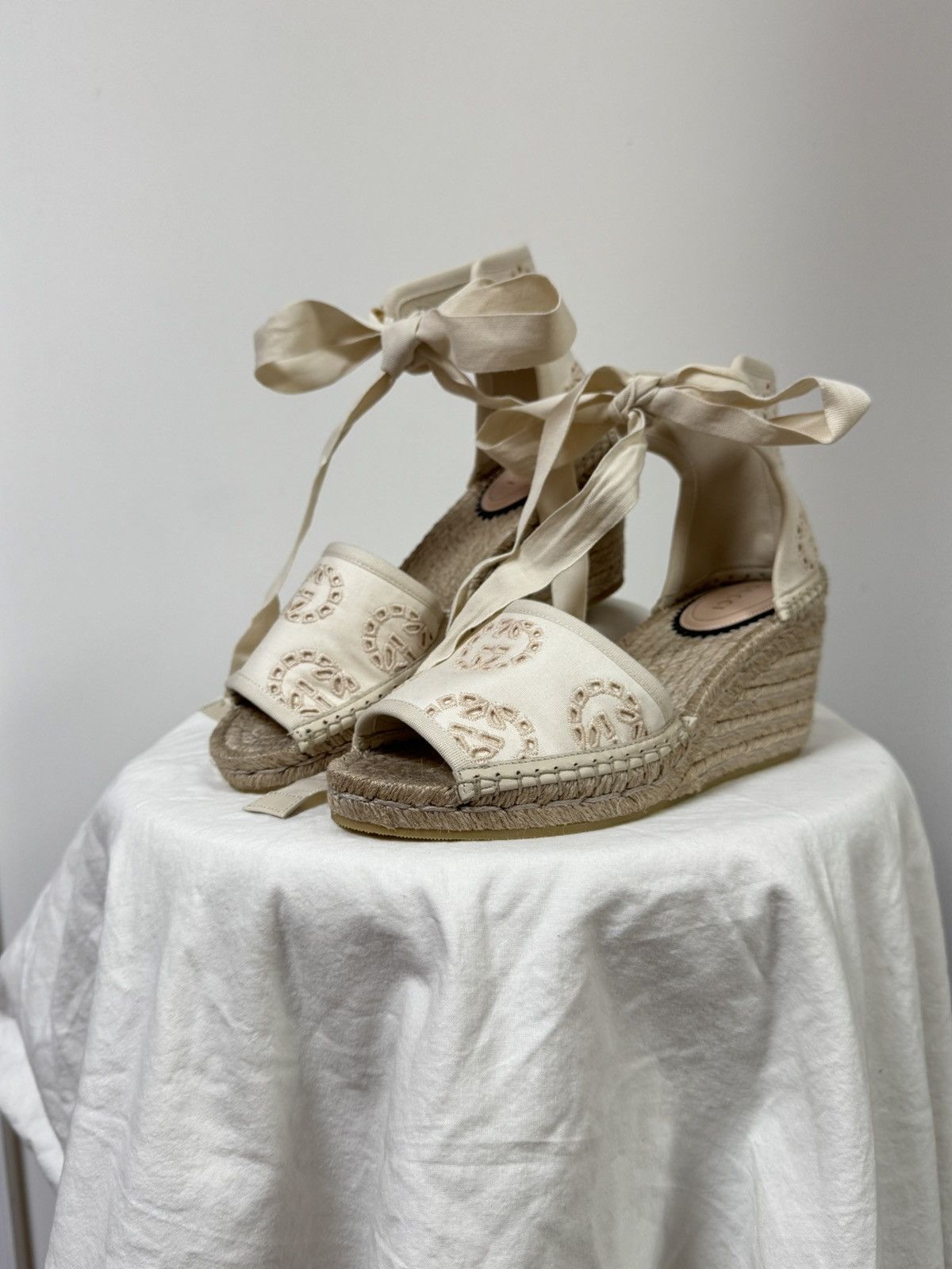 Gucci Gucci Women’s Damita GG Wedge Size US 6 / IT 36 - 1 Thumbnail