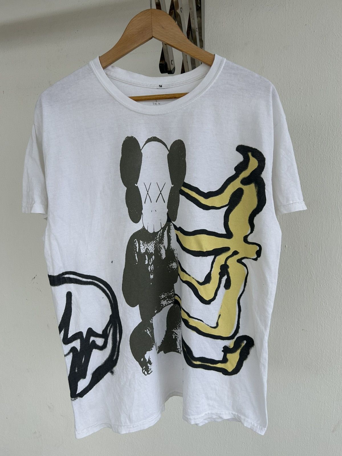 Fragment Design × Kaws × Travis Scott Cactus Jack Art White T Size US M / EU 48-50 / 2 - 1 Thumbnail