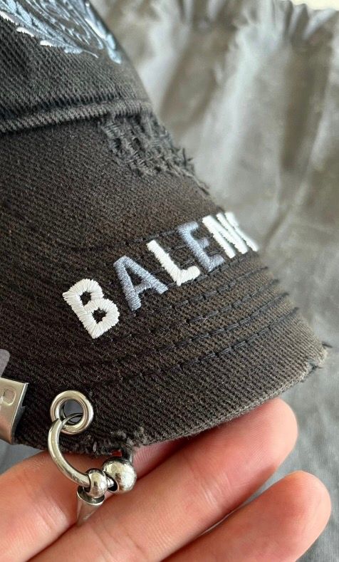 Pre-owned Balenciaga Black Bb Laurel Destroyed Piercing Cap