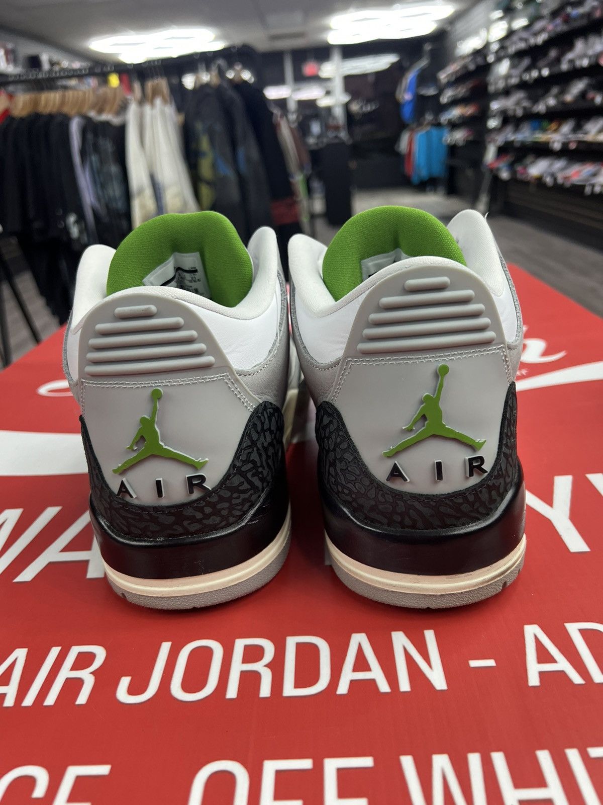 Jordan Brand Air Jordan 3 Chlorophyll Size 13 Size US 13 / EU 46 - 6 Thumbnail