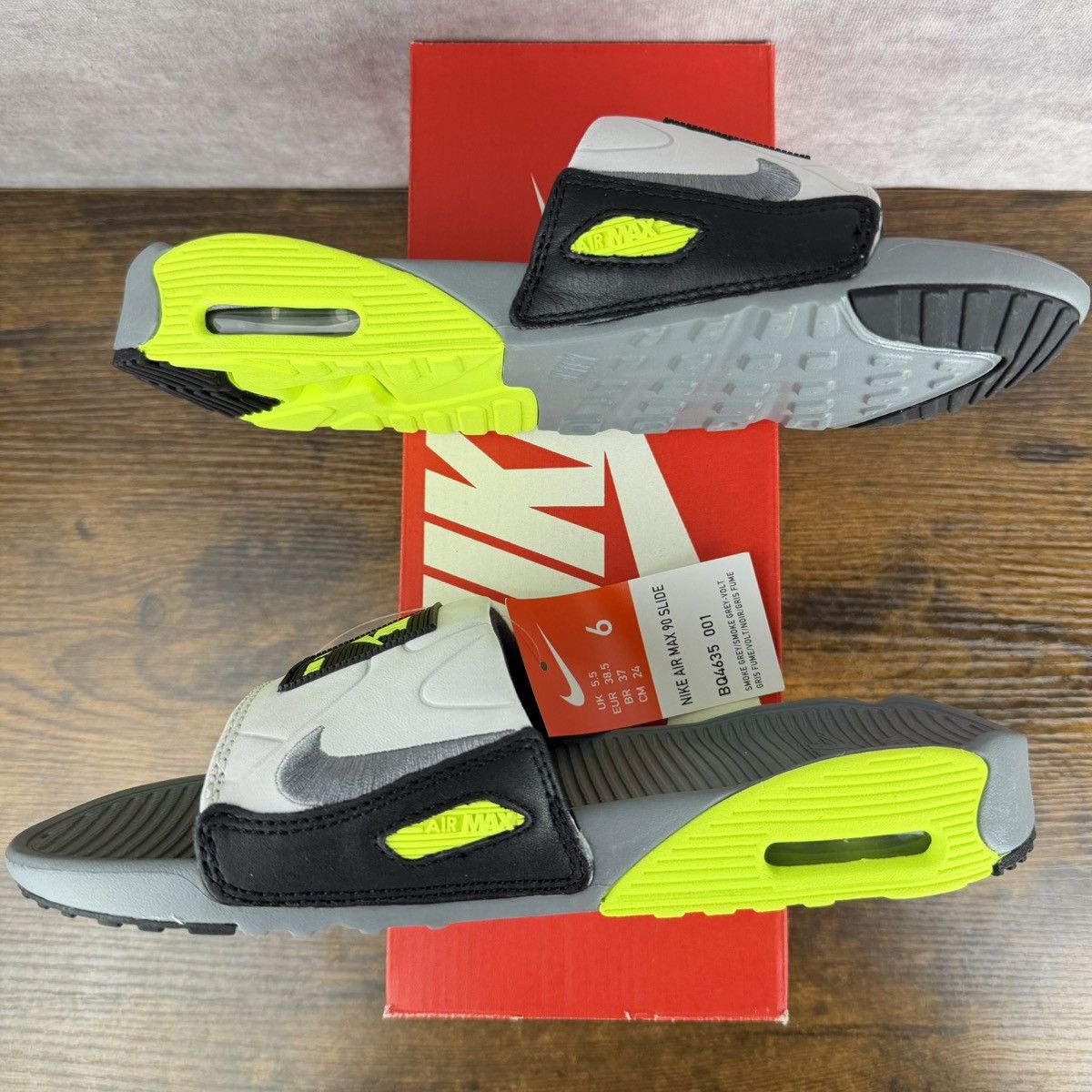 Nike NEW Nike Air Max 90 Slide Volt Neon BQ4635-001 Men’s Slip-On Size US 6 / EU 39 - 4 Thumbnail