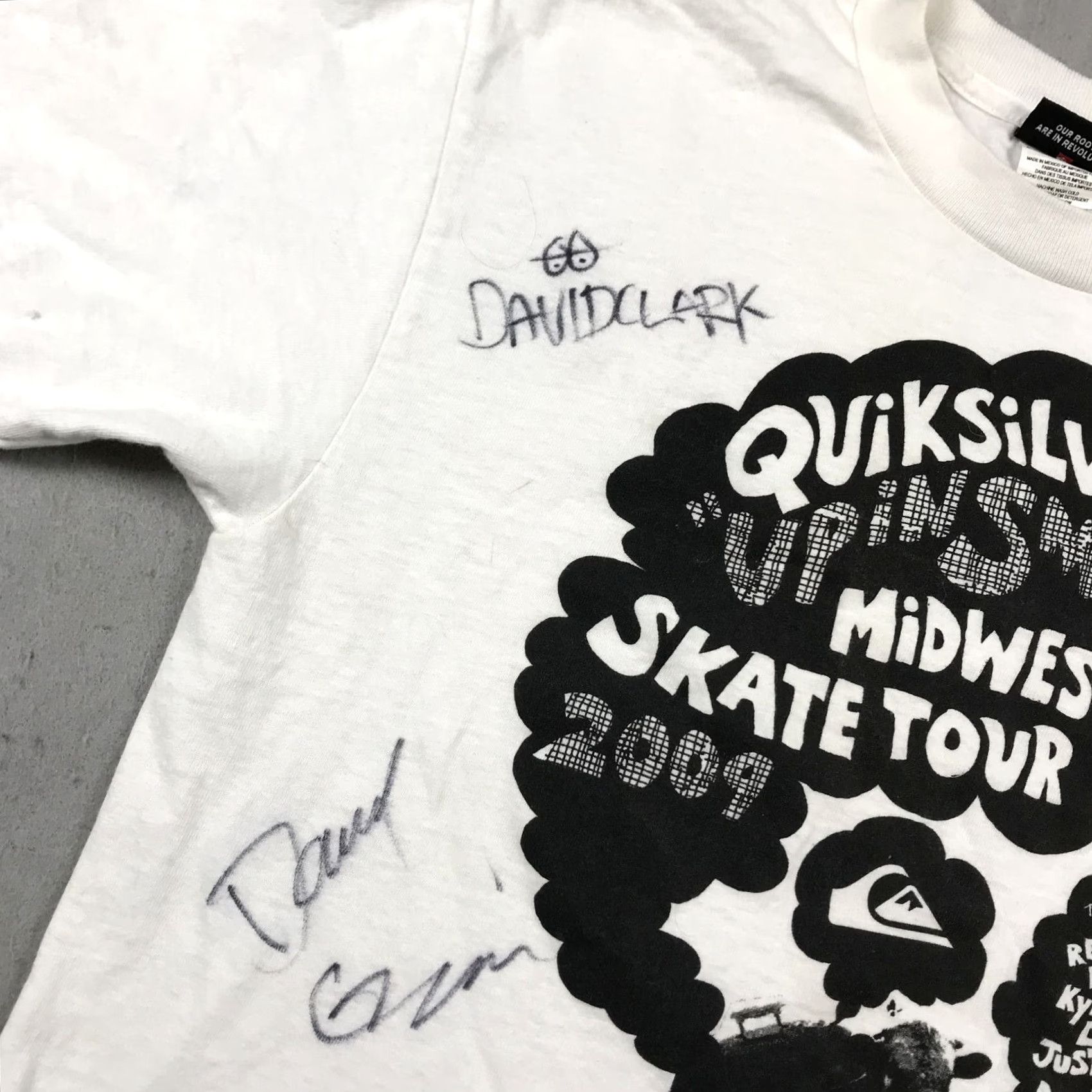 Quiksilver VINTAGE Quiksilver Shirt Mens S White Midwest Skate Tour Surf 2009 SIGNED Size US S / EU 44-46 / 1 - 3 Thumbnail