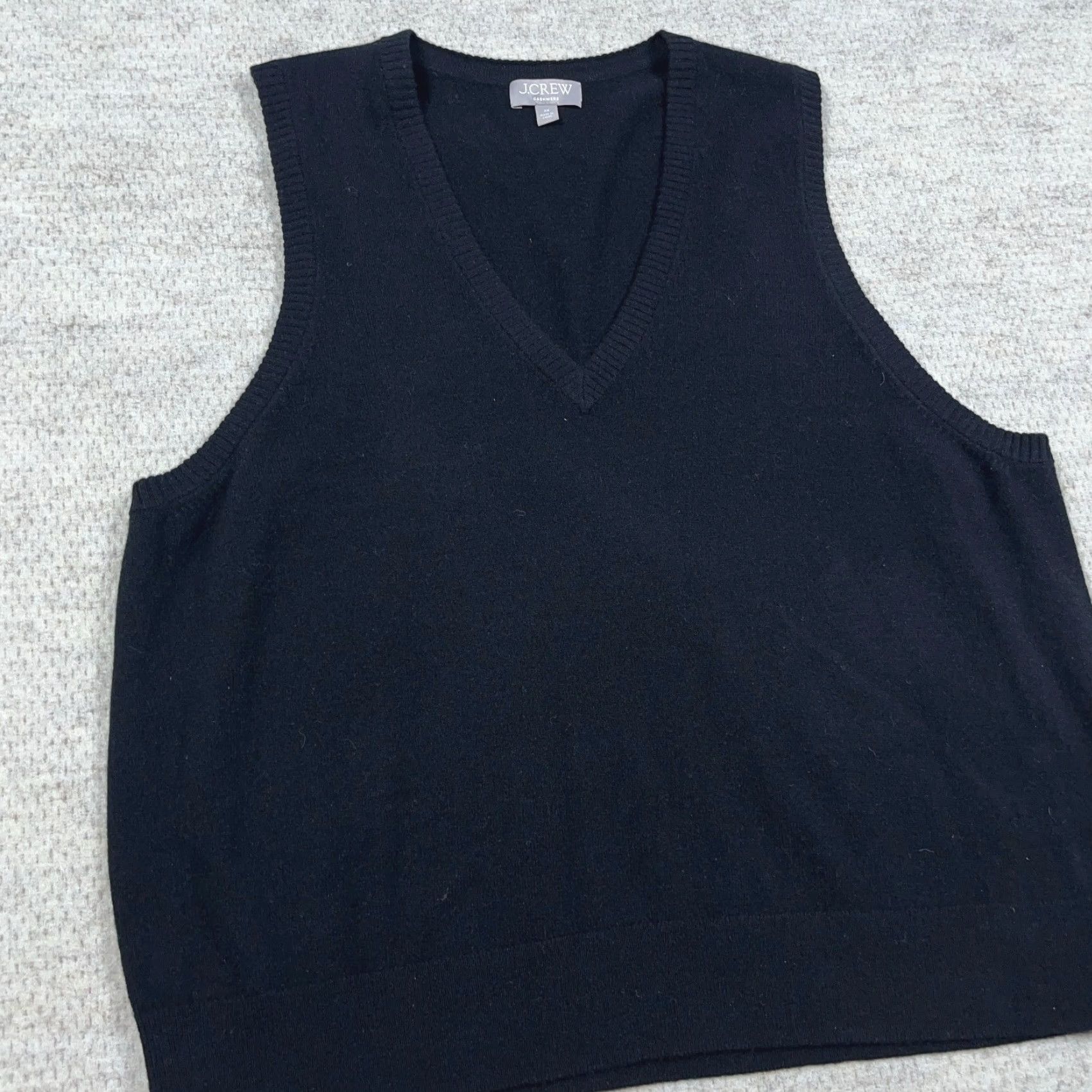 J.Crew J.CREW Sweater Vest Women 3X Black 100% Cashmere V Neck Pullover Lightweight Knit Solid Pattern Vintage: No Size XXL / US 16-18 / IT 52-54 - 4 Thumbnail