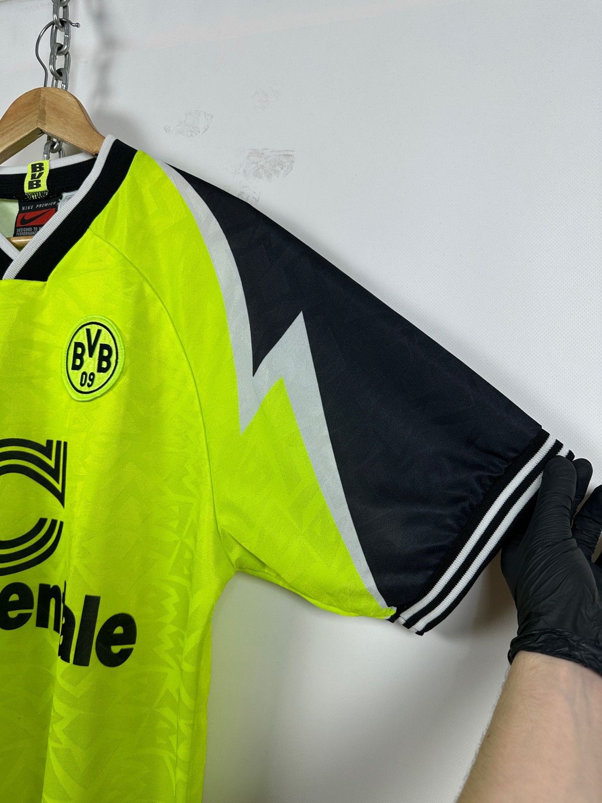 Nike 1995/96 Nike Borussia Dortmund Deutschmeister Soccer Jersey Size US L / EU 52-54 / 3 - 11 Thumbnail