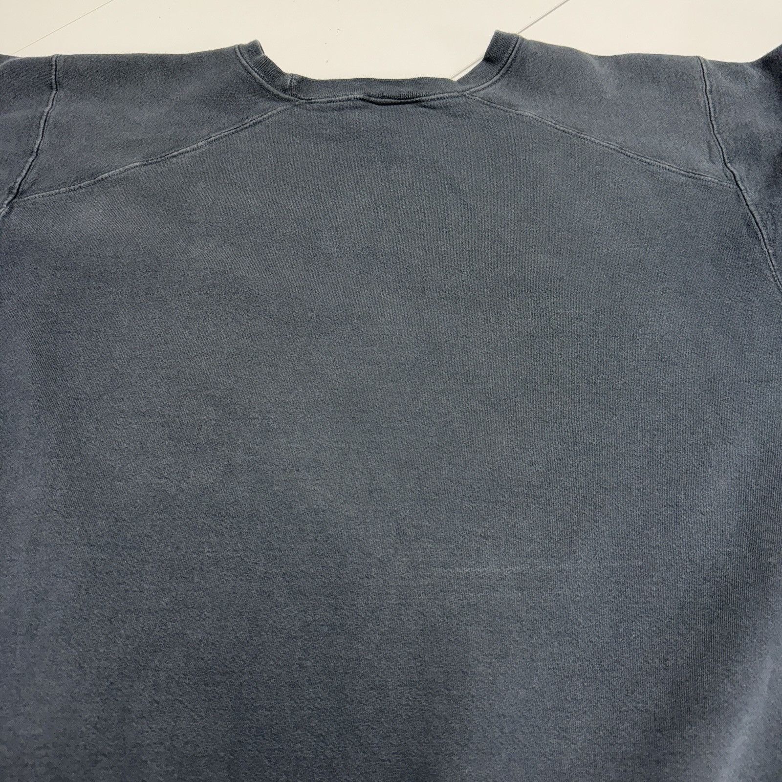 Vintage Vintage 90s Iowa Sweatshirt Mens Large Faded Blue Crew Neck Size US L / EU 52-54 / 3 - 12 Thumbnail
