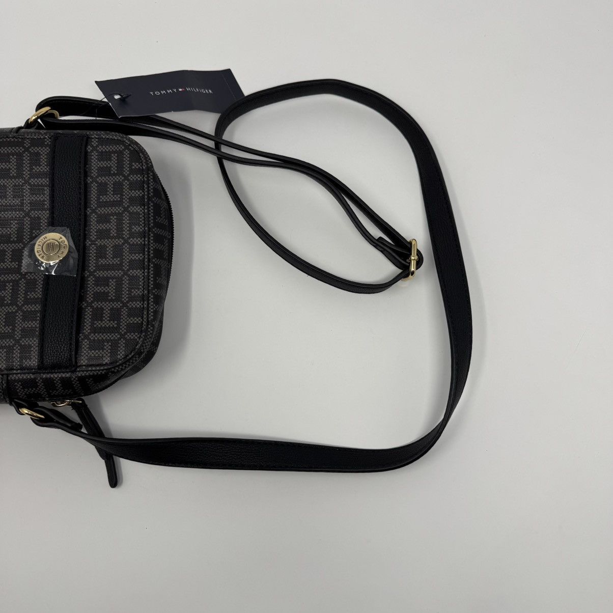 Tommy Hilfiger NWT Tommy Hilfiger Crossbody Monogram Women's Bag Size ONE SIZE - 8 Thumbnail