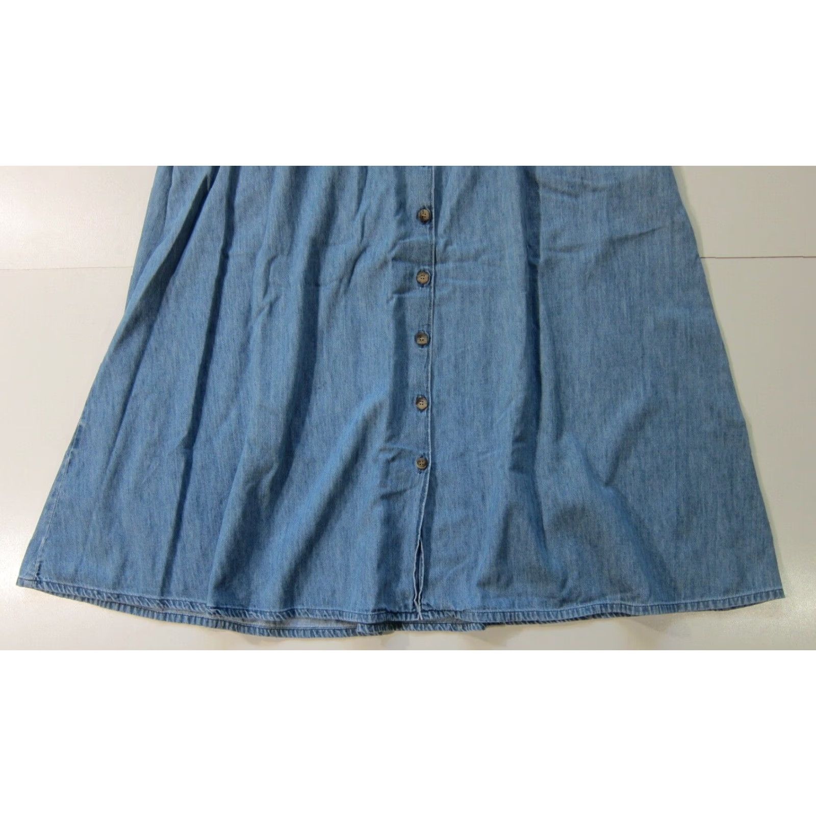 Denime Willowbend Denim 100% Cotton Lightwash Button Down Maxi Pocket Skirt Women 24 Blue Denim Vintage Licensed? Size 42" / US 20 - 6 Thumbnail